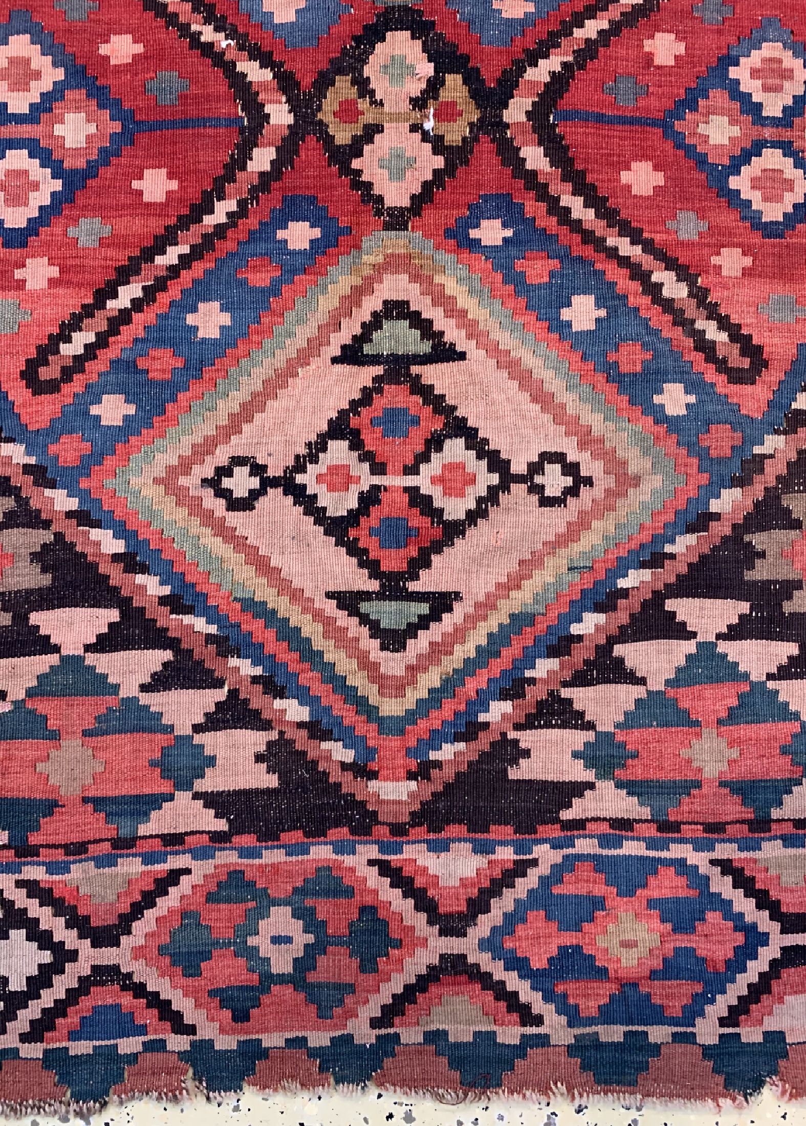 Detail b: Schirwan Kelim antik, Kaukasus, um 1900, Wolle auf Wolle, ca. 370 x 187 cm, EHZ: 3