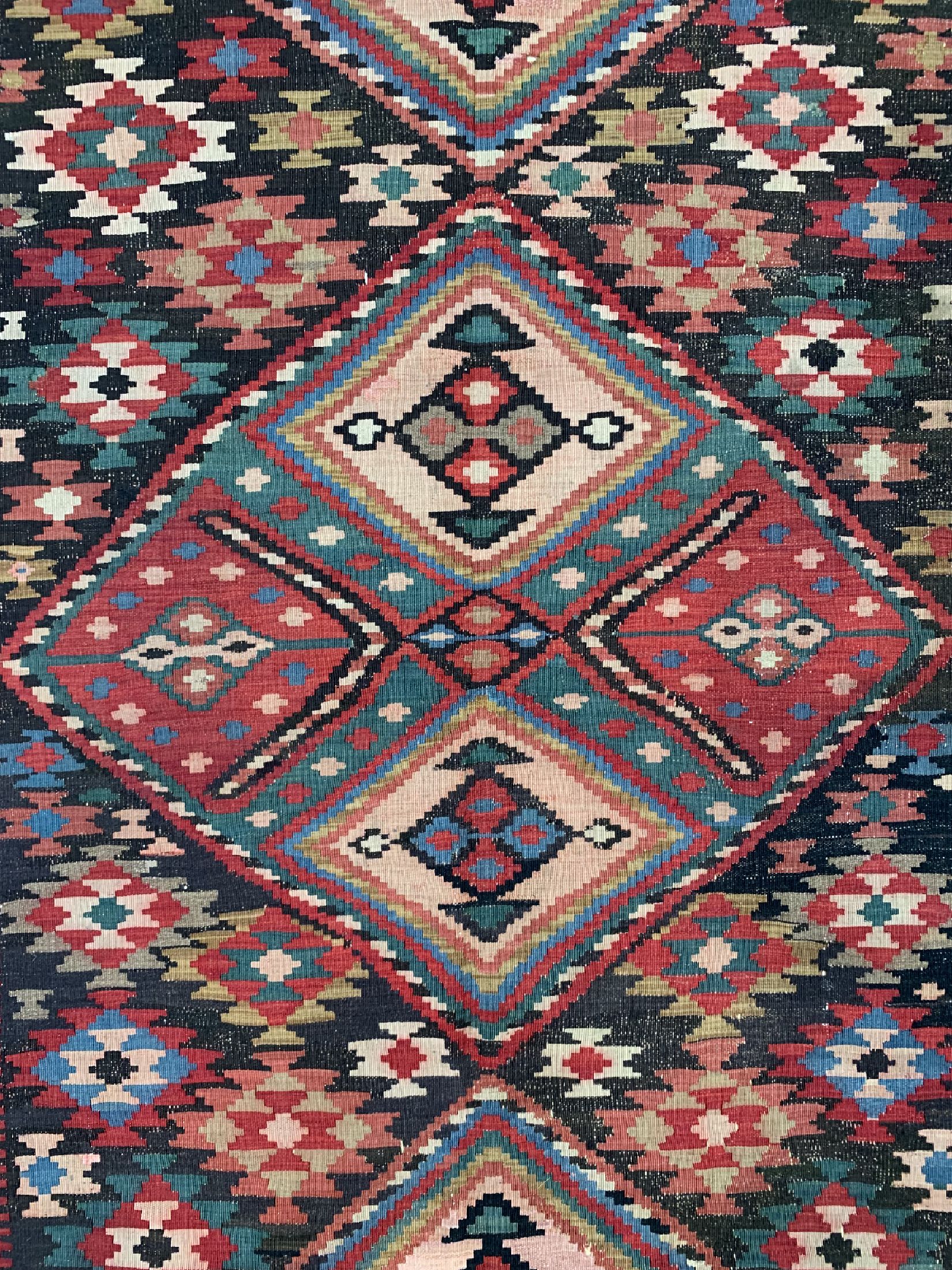 Detail c: Schirwan Kelim antik, Kaukasus, um 1900, Wolle auf Wolle, ca. 370 x 187 cm, EHZ: 3
