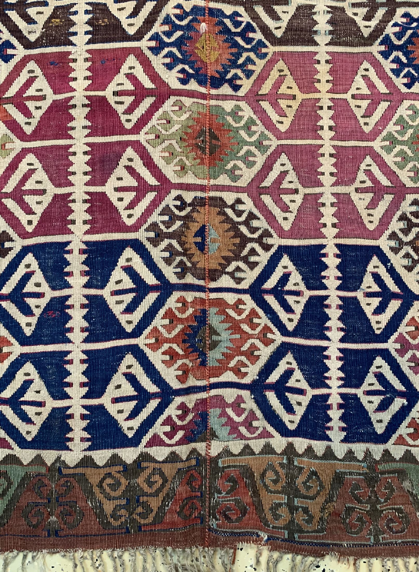 Detail b: Antiker Hotamis Kelim, Türkei, 19.Jhd, Wolle auf Wolle, ca. 360 x 160 cm, EHZ: 4