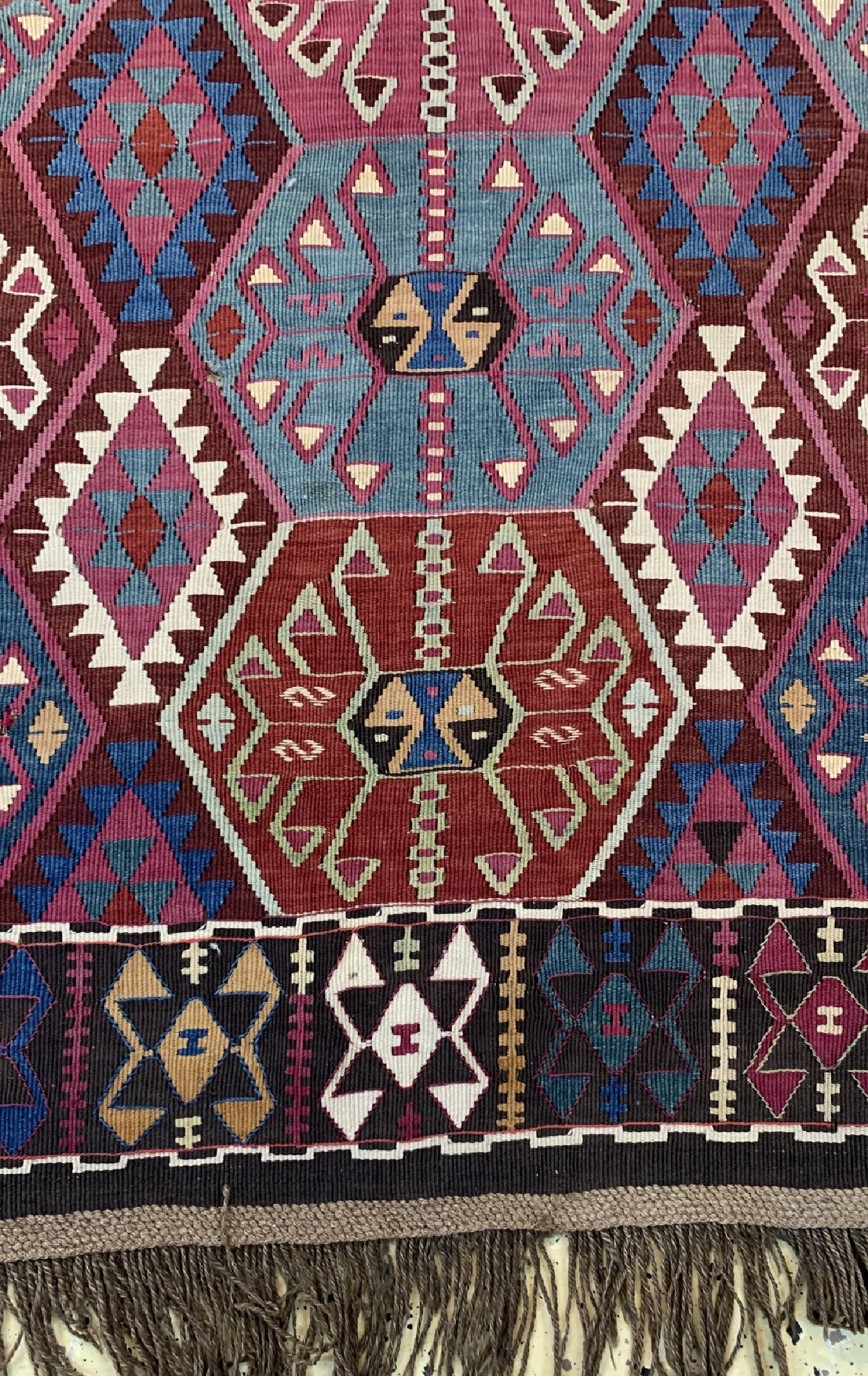 Detail b: Reyhanli Kelim, Türkei, um 1900, Wolle auf Wolle, ca. 422 x 173 cm, EHZ: 4