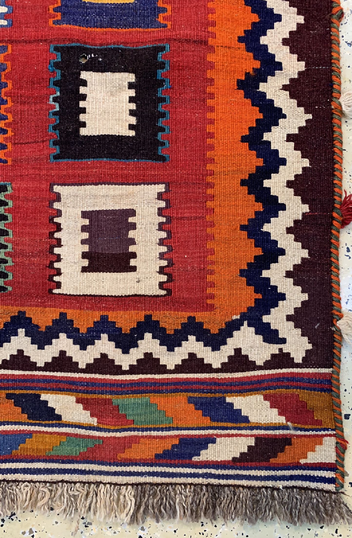 Detail a: Ghaschgai Kelim, Persien, um 1950, Wolle auf Wolle, ca. 255 x 151 cm, EHZ: 2(kleines Loch).