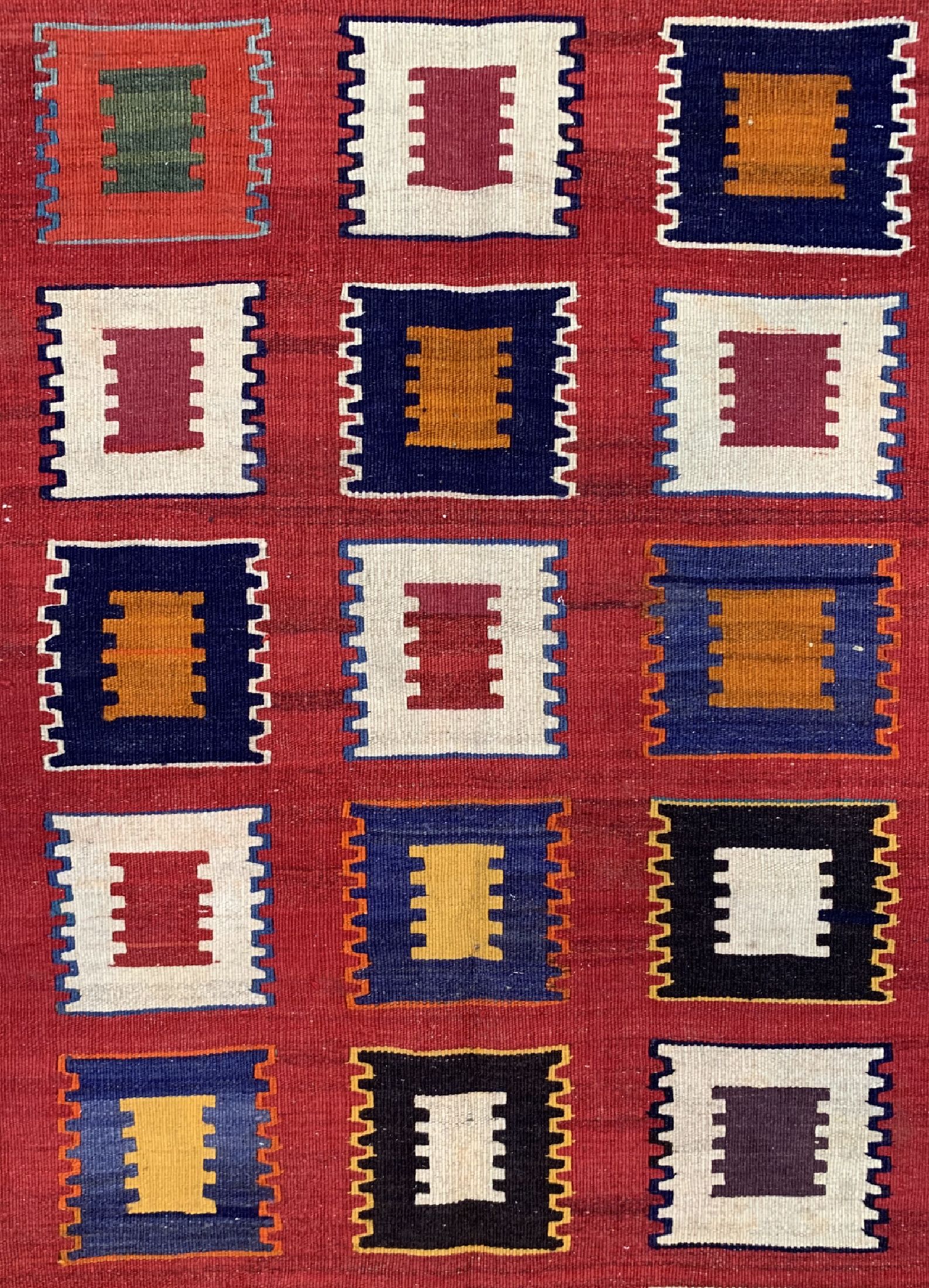 Detail c: Ghaschgai Kelim, Persien, um 1950, Wolle auf Wolle, ca. 255 x 151 cm, EHZ: 2(kleines Loch).