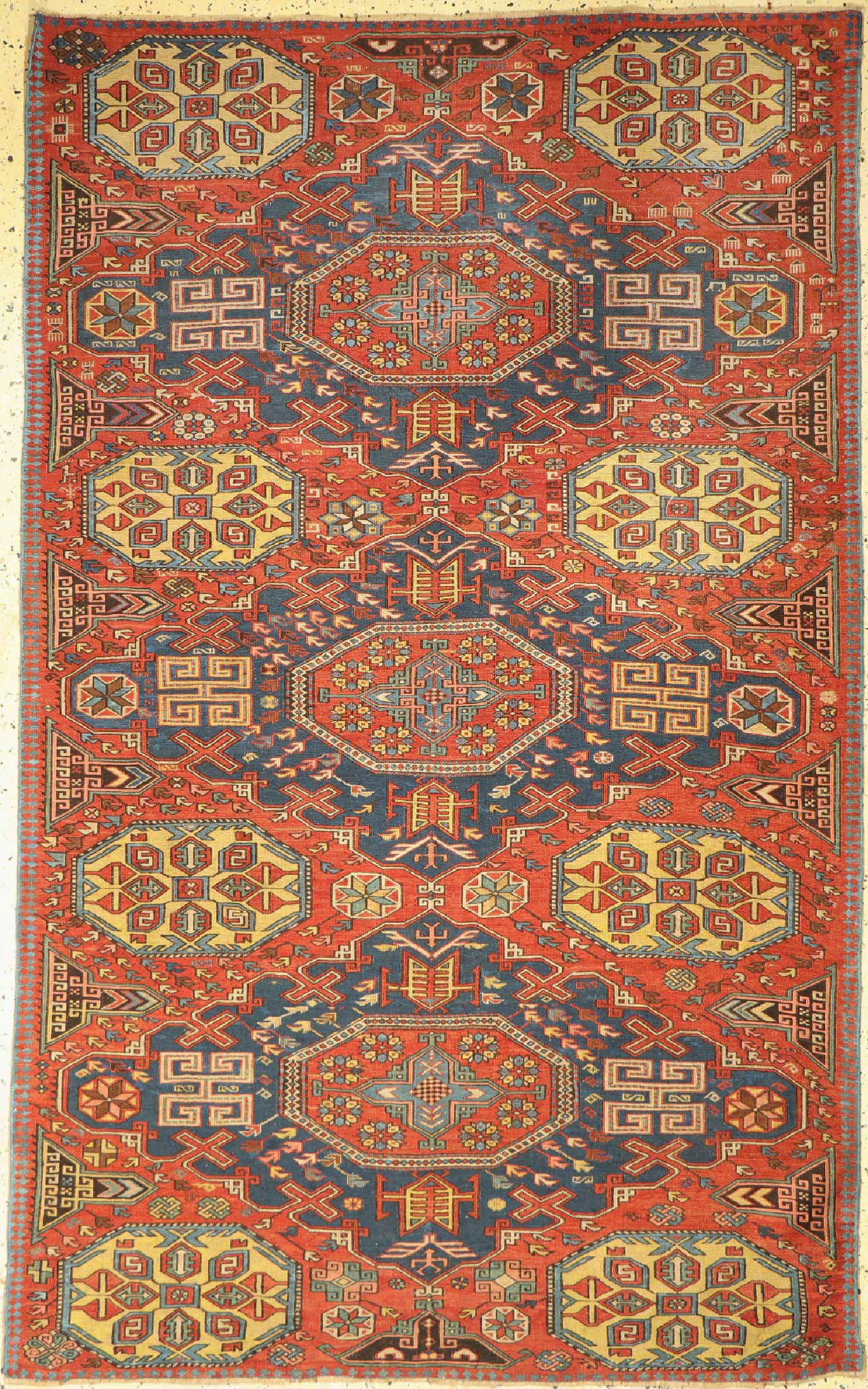 Antiker Sumakh, Kaukasus, 19.Jhd, Wolle aufWolle, ca. 240 x 150 cm, EHZ: 2(kleine Löcher)