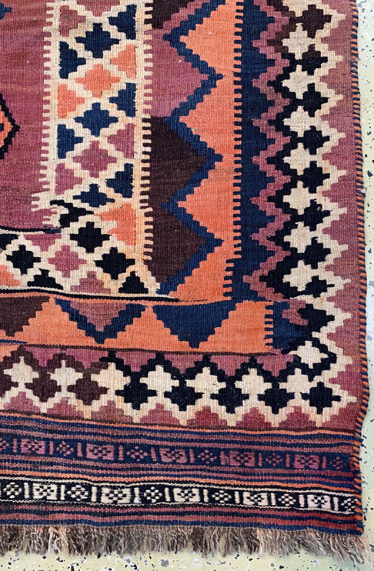 Detail a: Bachtiar Kelim, Persien, um 1940/1950, Wolle auf Wolle, ca. 290 x 160 cm, leicht verfärbt, EHZ: 2