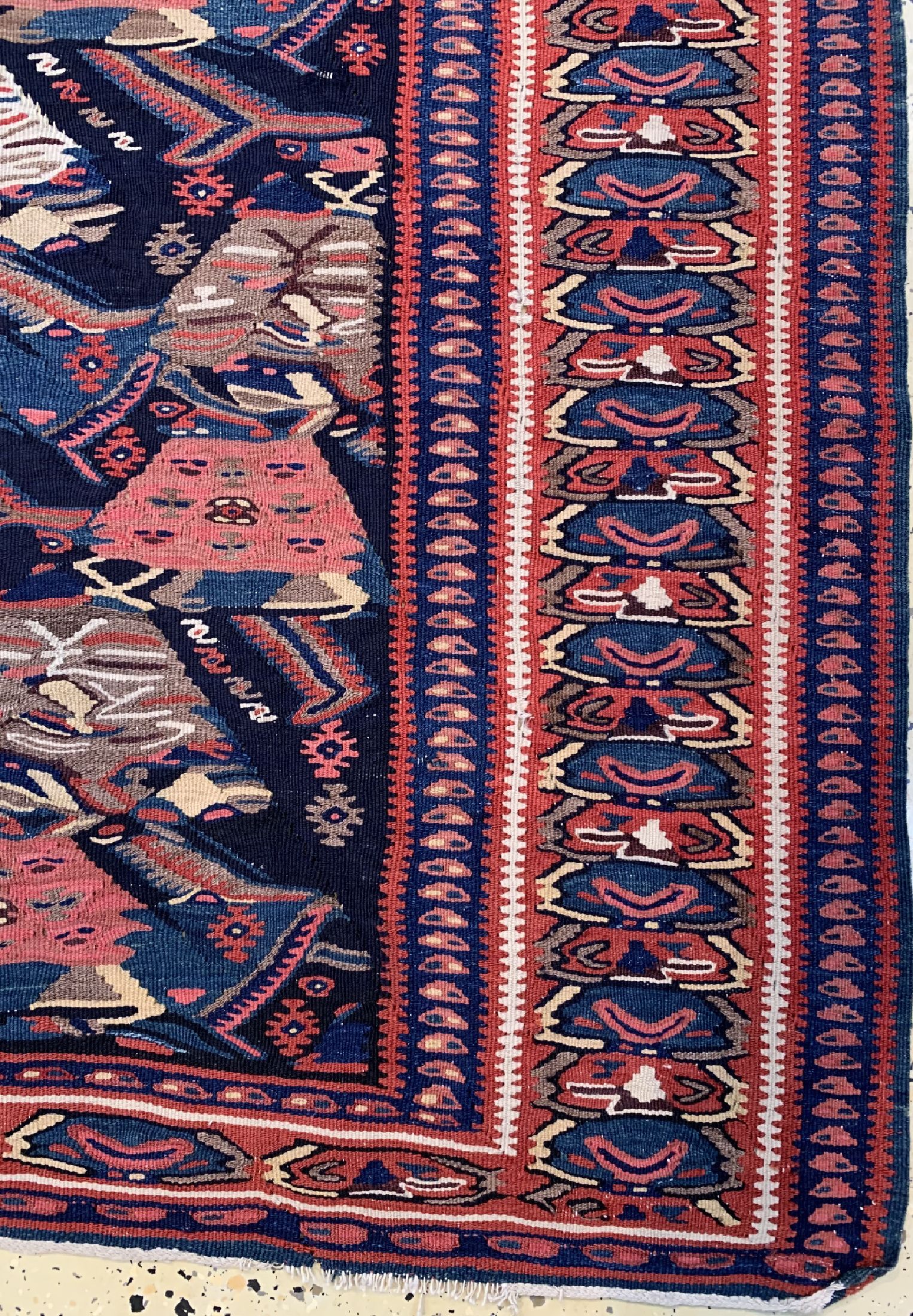 Detail a: Antiker Senneh Kelim, Persien, um 1900, Wolle auf Baumwolle, ca. 230 x 135 cm, EHZ: 2 (kleine Löcher)