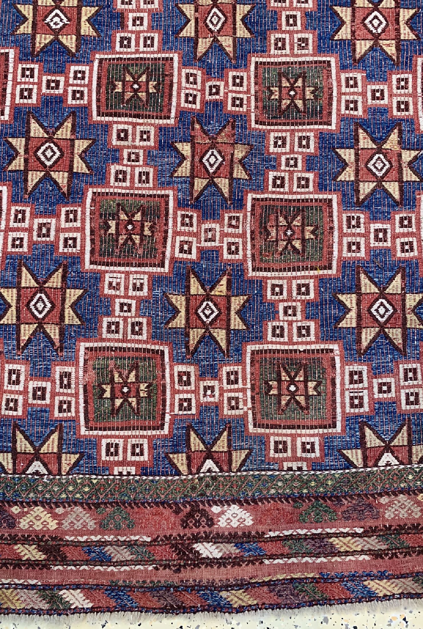 Detail b: Cicim antik, Türkei, um 1900, Wolle auf Wolle, ca. 270 x 140 cm, EHZ: 2-3