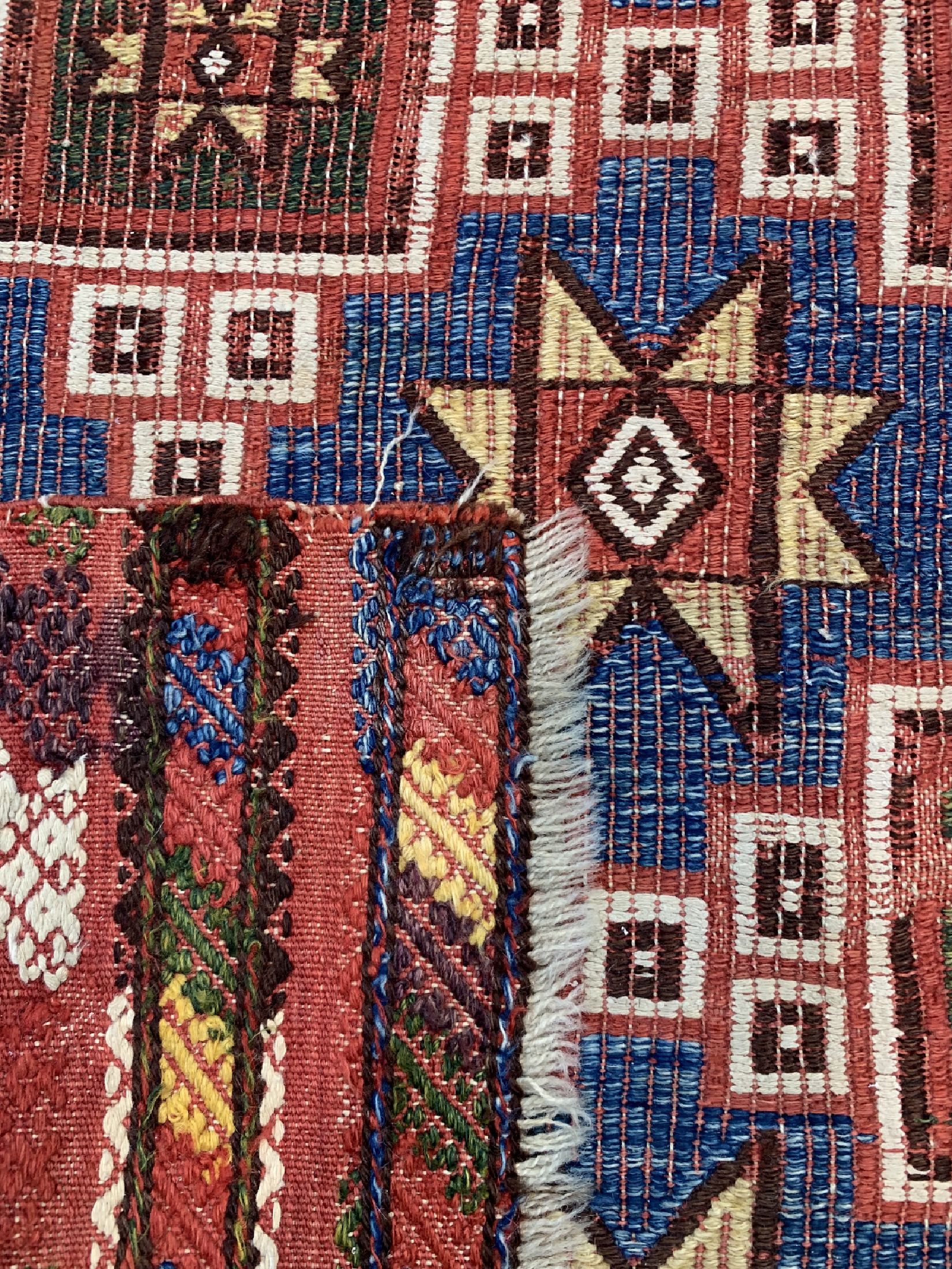 Detail e: Cicim antik, Türkei, um 1900, Wolle auf Wolle, ca. 270 x 140 cm, EHZ: 2-3