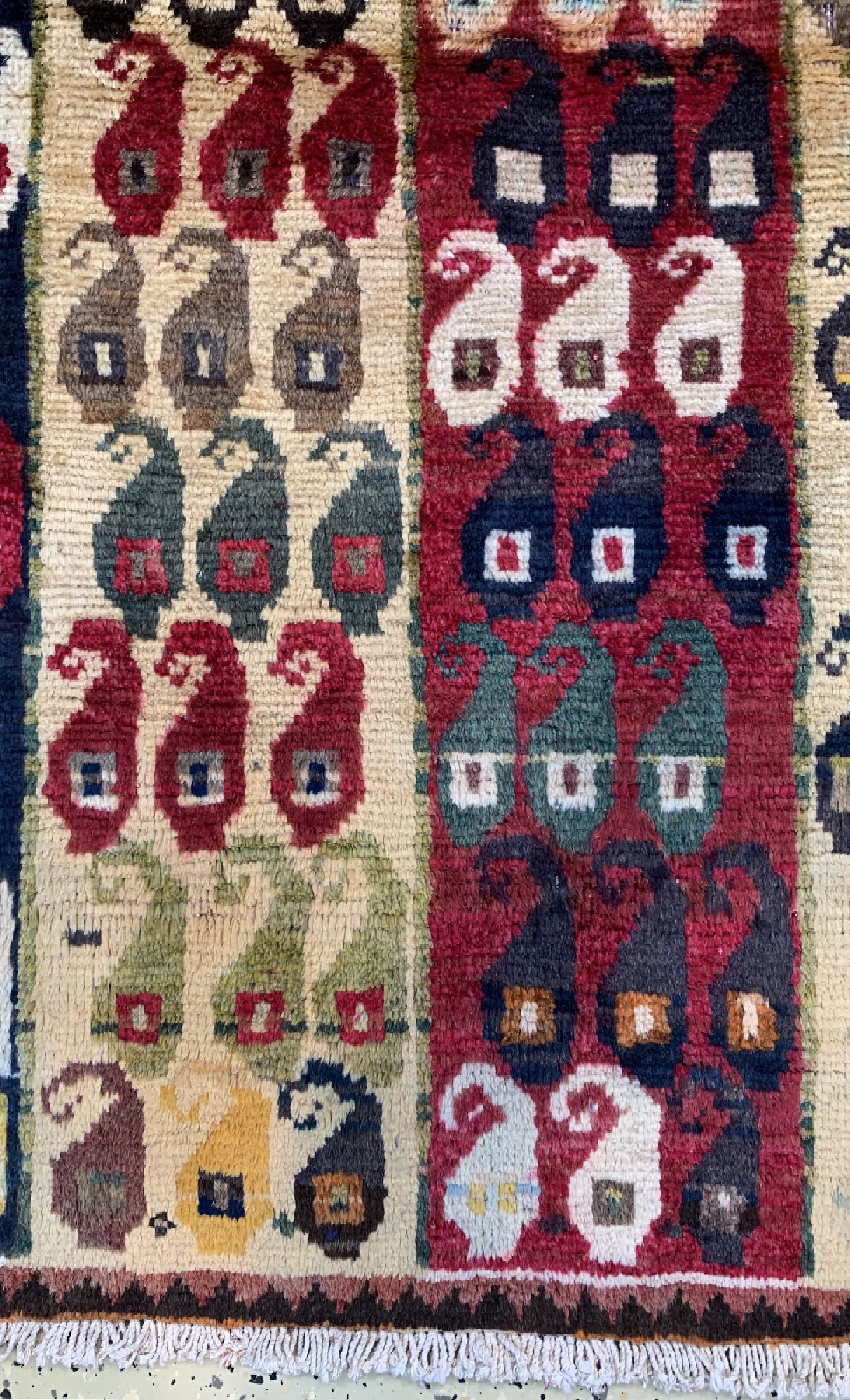 Detail b: Ghaschgai alt, Persien, um 1960, Wolle auf Baumwolle, ca. 153 x 107 cm, EHZ: 4