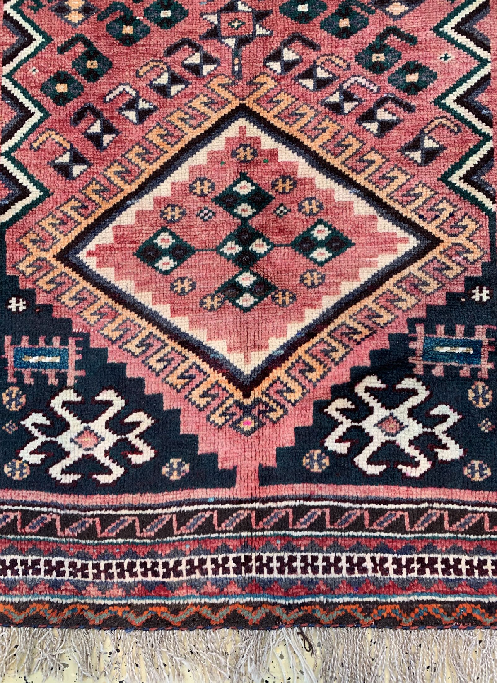 Detail b: Ghaschgai alt, Persien, um 1950, Wolle auf Wolle, ca. 178 x 108 cm, EHZ: 4