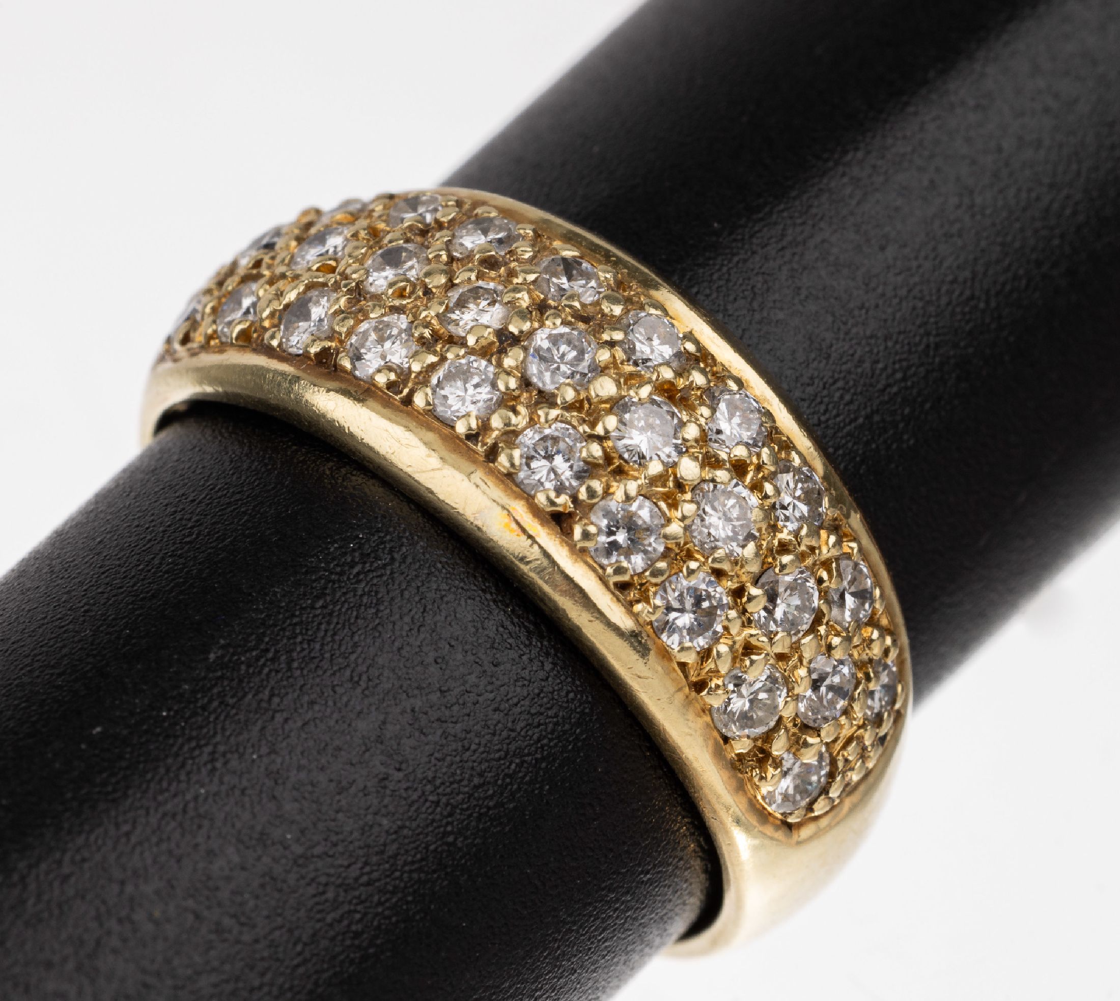 14 kt Gold Brillant-Ring, GG 585/000, 29 Brillanten zus. ca. 1.0 ct feines Weiß -Weiß/lr-si, total ca. 6.3 g, RW 60