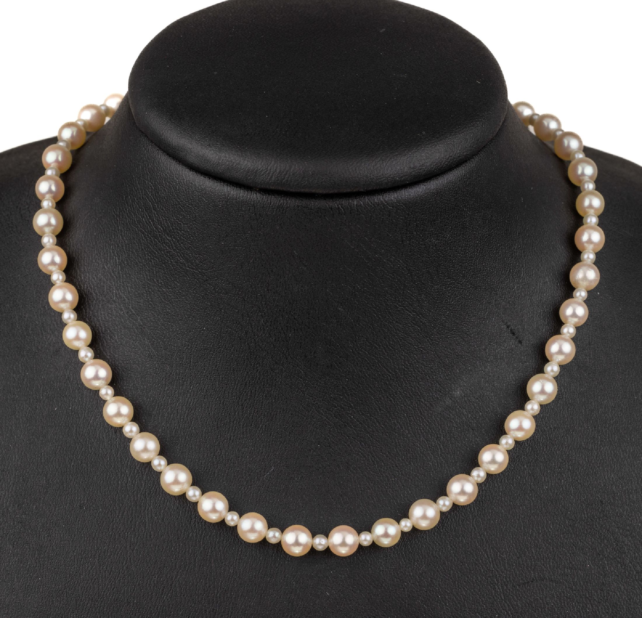 Collier aus Zuchtperlen, Schließe WG 585/000, große und kleine Zuchtperlen im Wechsel, D ca. 2.8 und 5.8 mm, L. ca. 70 cm