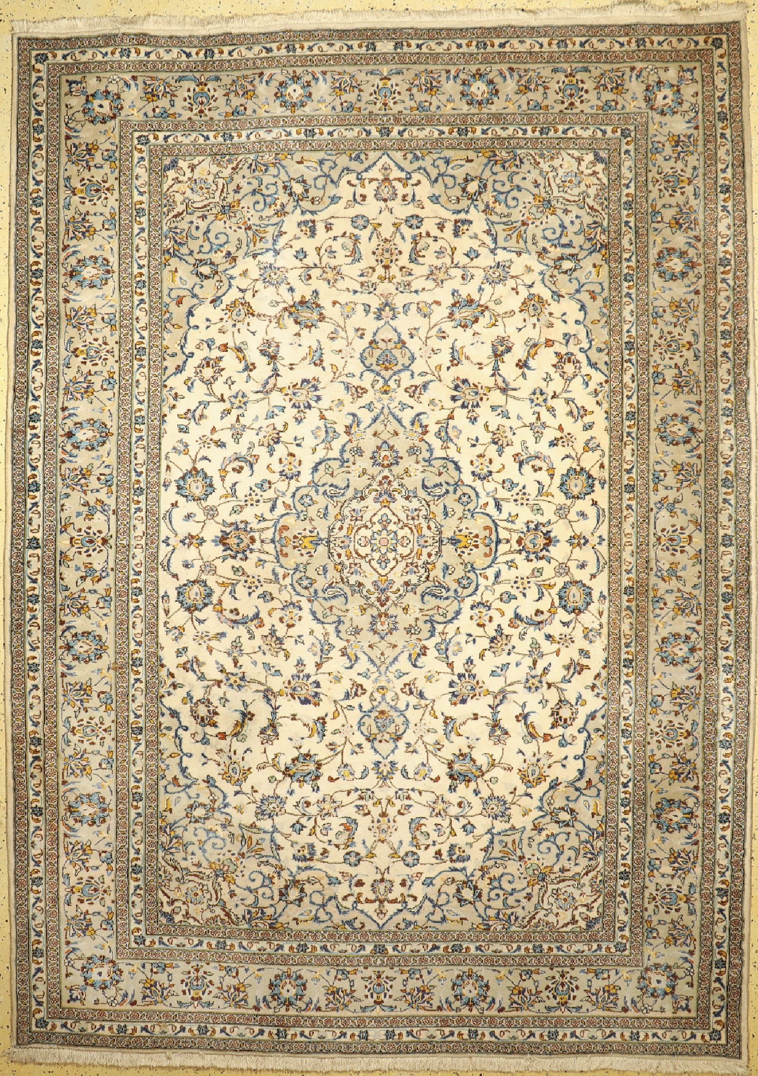 Keschan, Persien, ca. 60 Jahre, Wolle auf Baumwolle, ca. 338 x 248 cm, EHZ: 2, verschmutzt