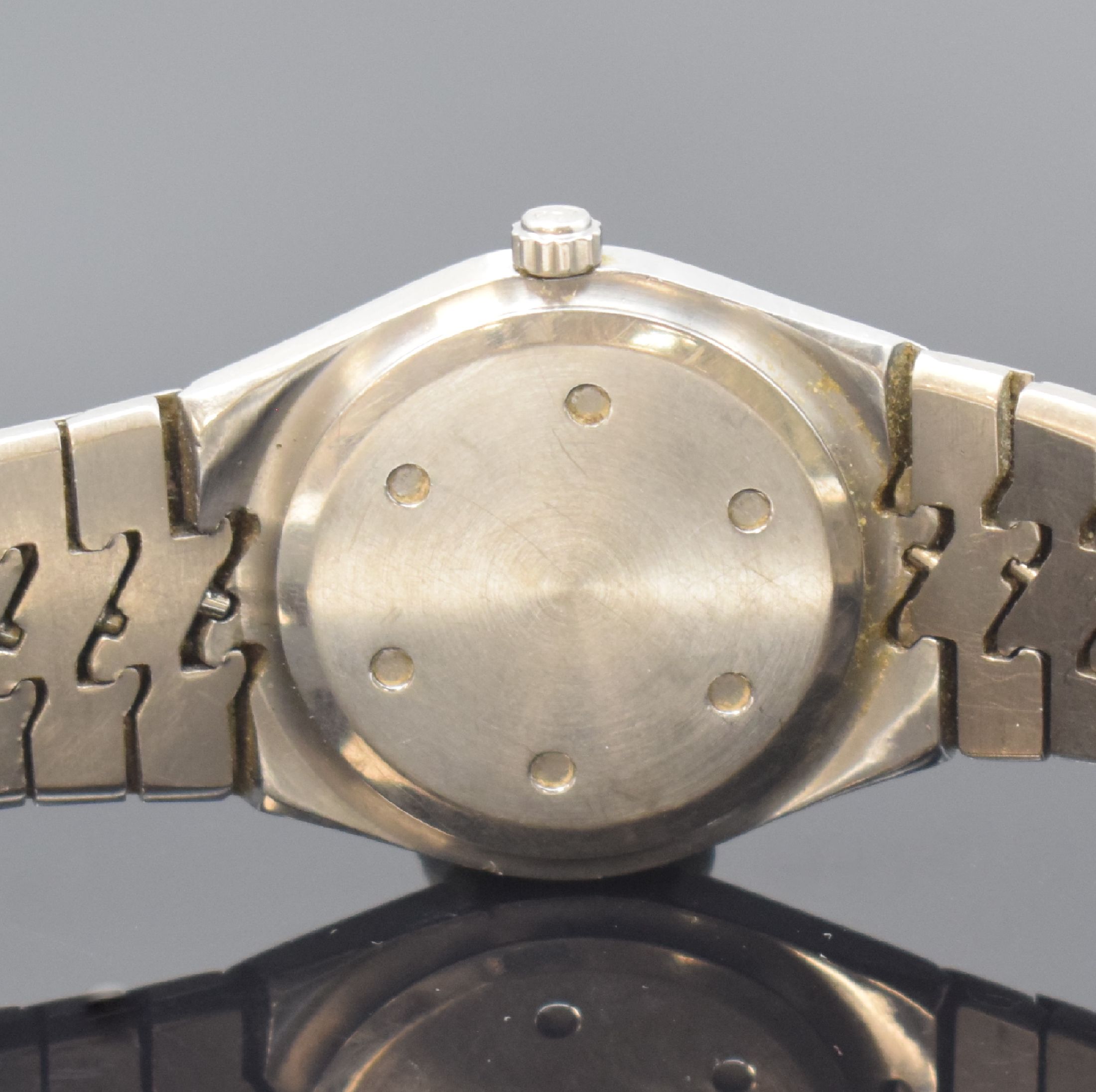 Detail d: IWC Damenarmbanduhr Ingenieur, Schweiz 1980er Jahre, quarz, Titangeh. inkl. Gliederband m. Faltschl., Boden u. Lünette verschr., schwarzes ...