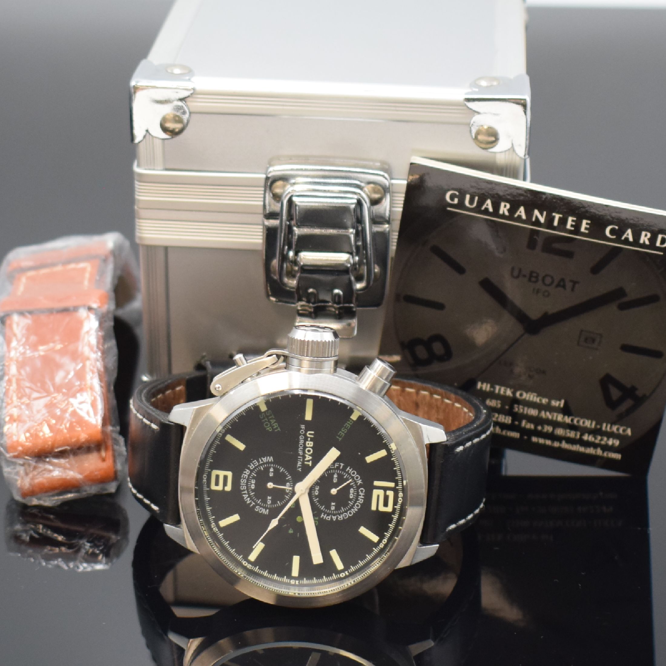 Detail e: U-BOAT IFO Left Hook Chronograph limited Edition Herrenarmbanduhr, Italien um 2010, quarz, Ref. B53-08, Edelstahlgeh. inkl. orig. Lederband m. dopp. ...
