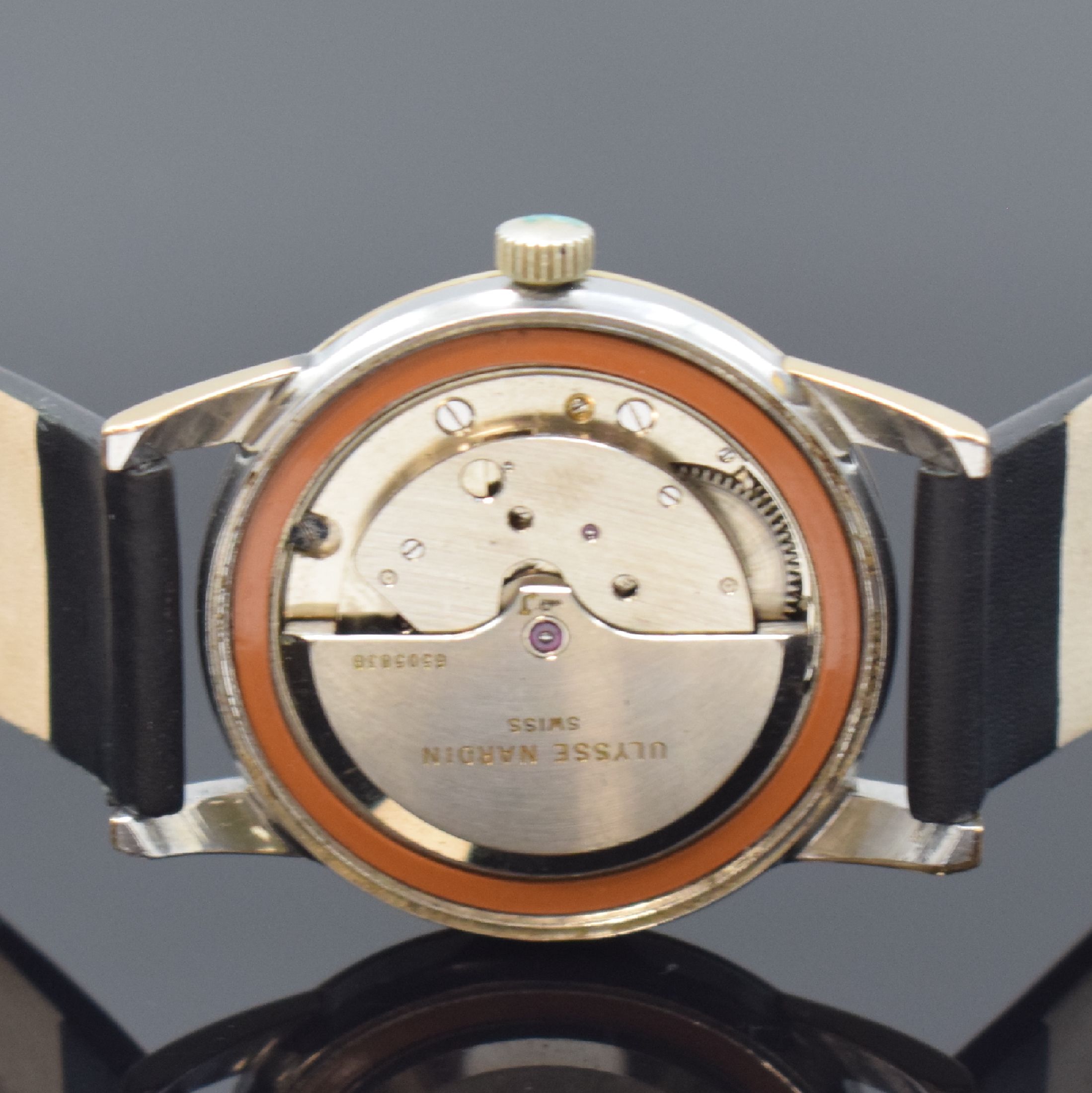 Detail d: ULYSSE NARDIN Herrenarmbanduhr, Schweiz um 1960, Automatik, Edelstahlgeh. m. Goldhaube, Boden verschr., silb. Zifferbl. rest., gold. Std.-Ind., gold. ...