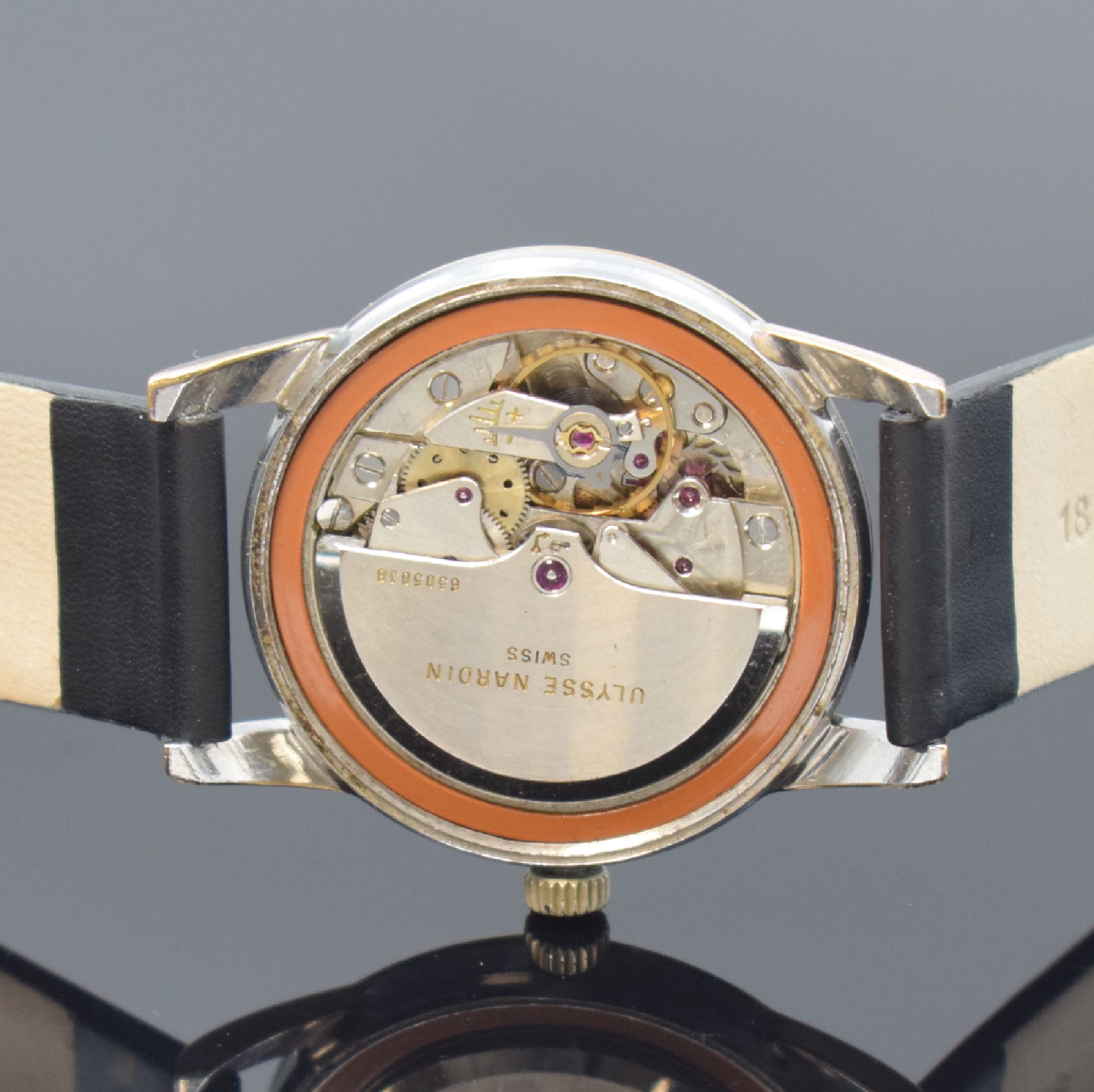 Detail e: ULYSSE NARDIN Herrenarmbanduhr, Schweiz um 1960, Automatik, Edelstahlgeh. m. Goldhaube, Boden verschr., silb. Zifferbl. rest., gold. Std.-Ind., gold. ...
