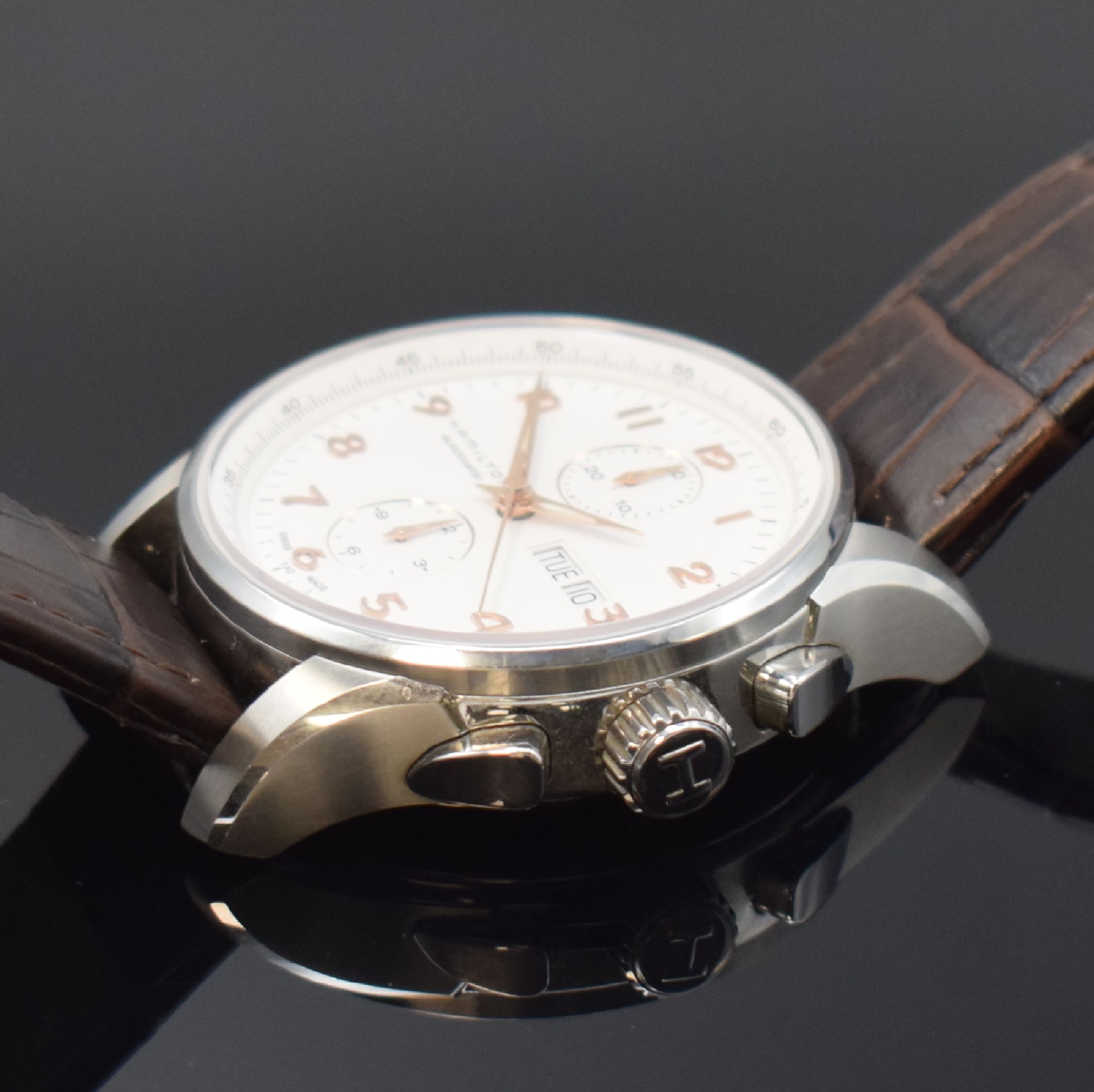 Detail c: HAMILTON Herrenchronograph in Stahl, Schweiz um 2020, Automatik, beids. Saphir- vergl. Geh., Boden 6-fach verschr., orig. Lederband m. Stahl ...