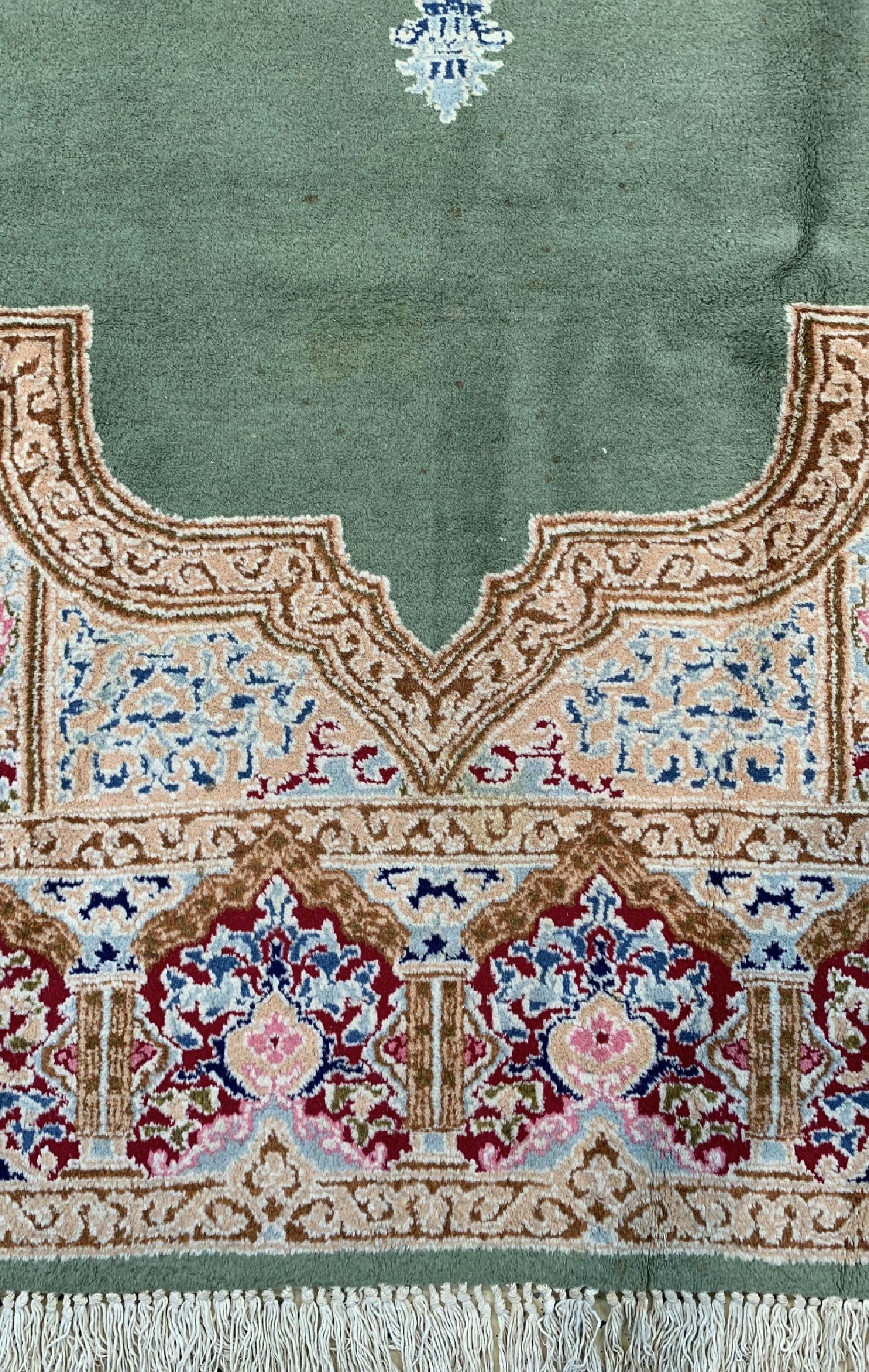 Detail b: Kerman, Persien, ca. 50 Jahre, Wolle auf Baumwolle, ca. 288 x 189 cm, EHZ: 2, Flecken