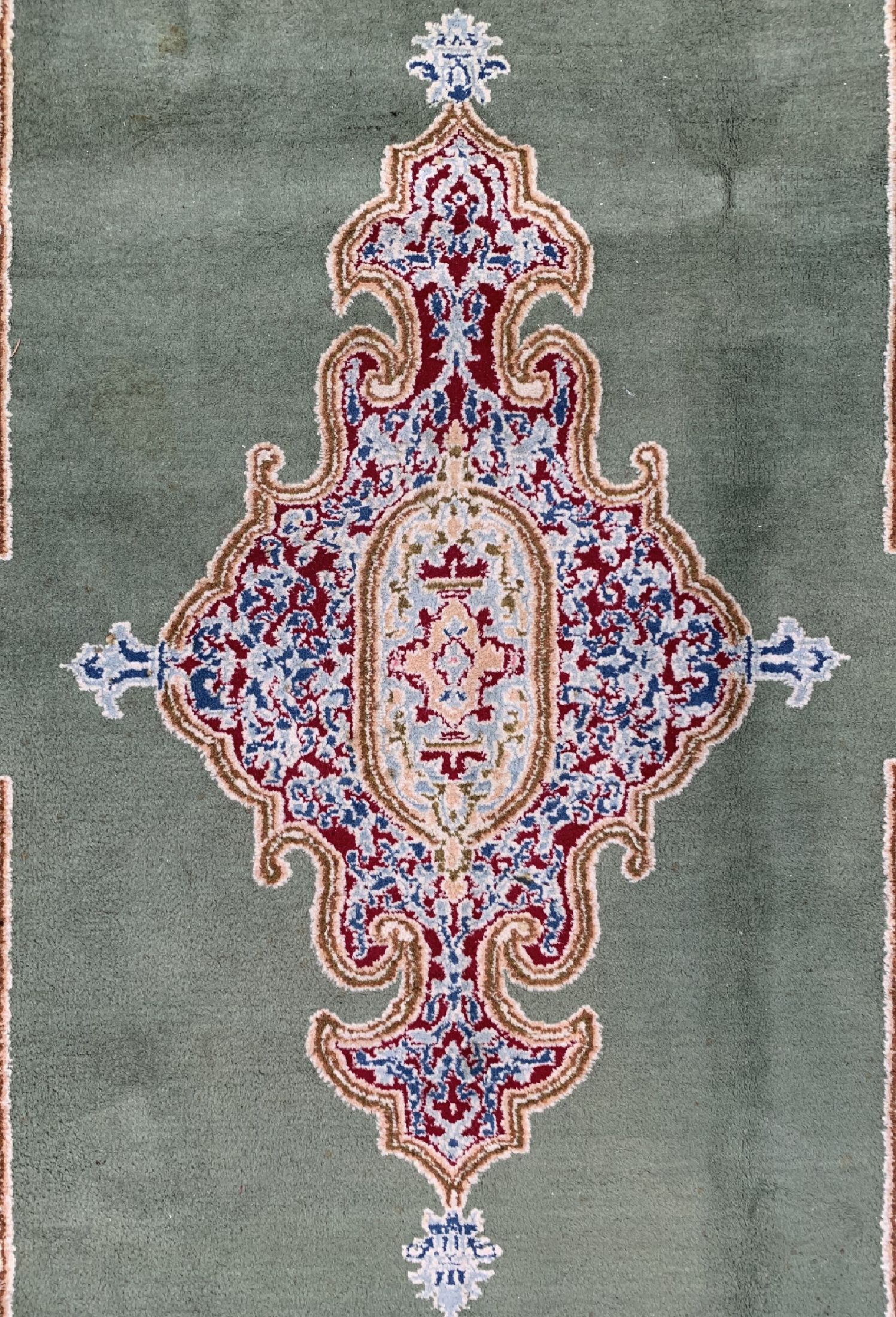 Detail c: Kerman, Persien, ca. 50 Jahre, Wolle auf Baumwolle, ca. 288 x 189 cm, EHZ: 2, Flecken