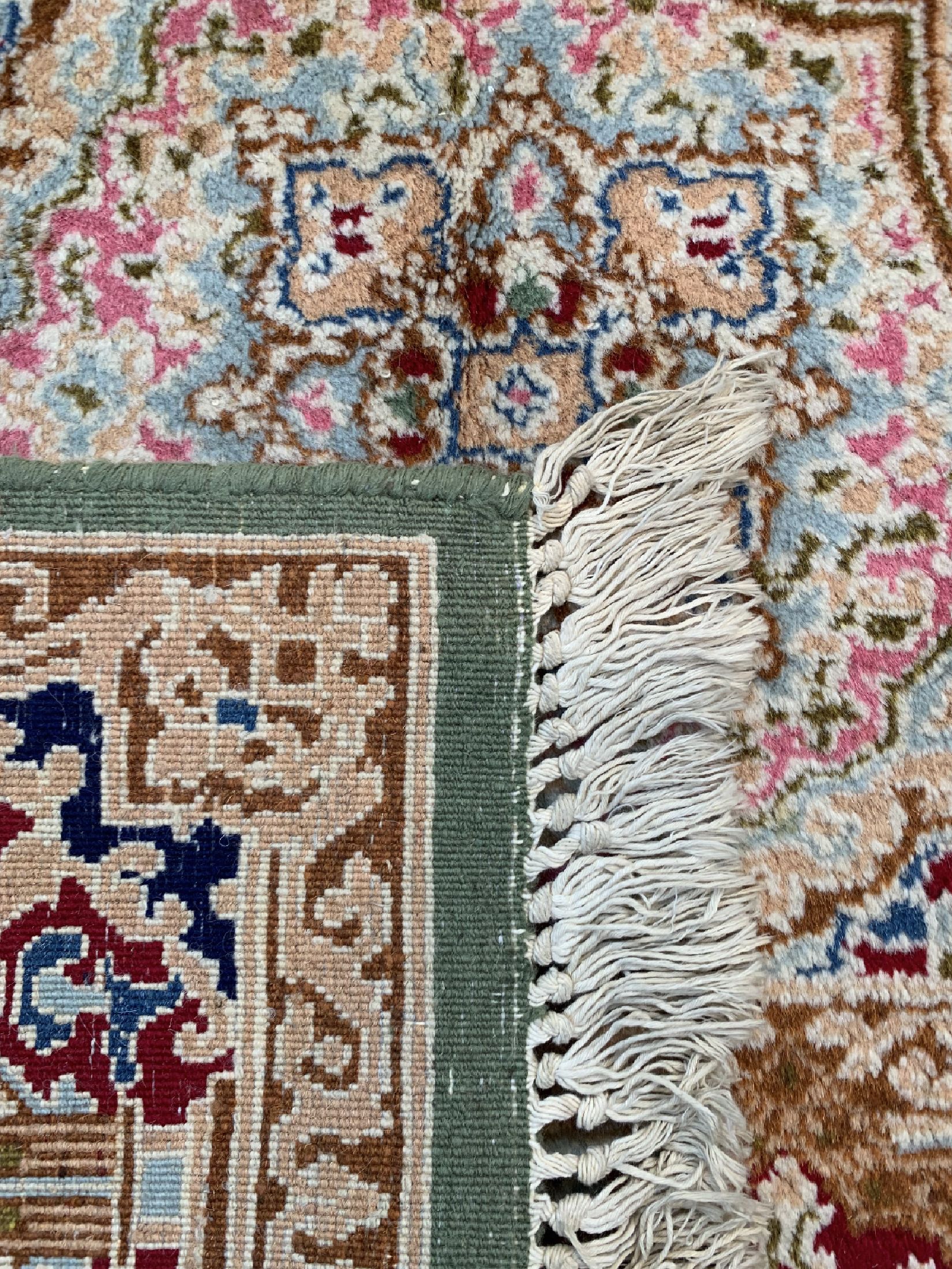 Detail d: Kerman, Persien, ca. 50 Jahre, Wolle auf Baumwolle, ca. 288 x 189 cm, EHZ: 2, Flecken