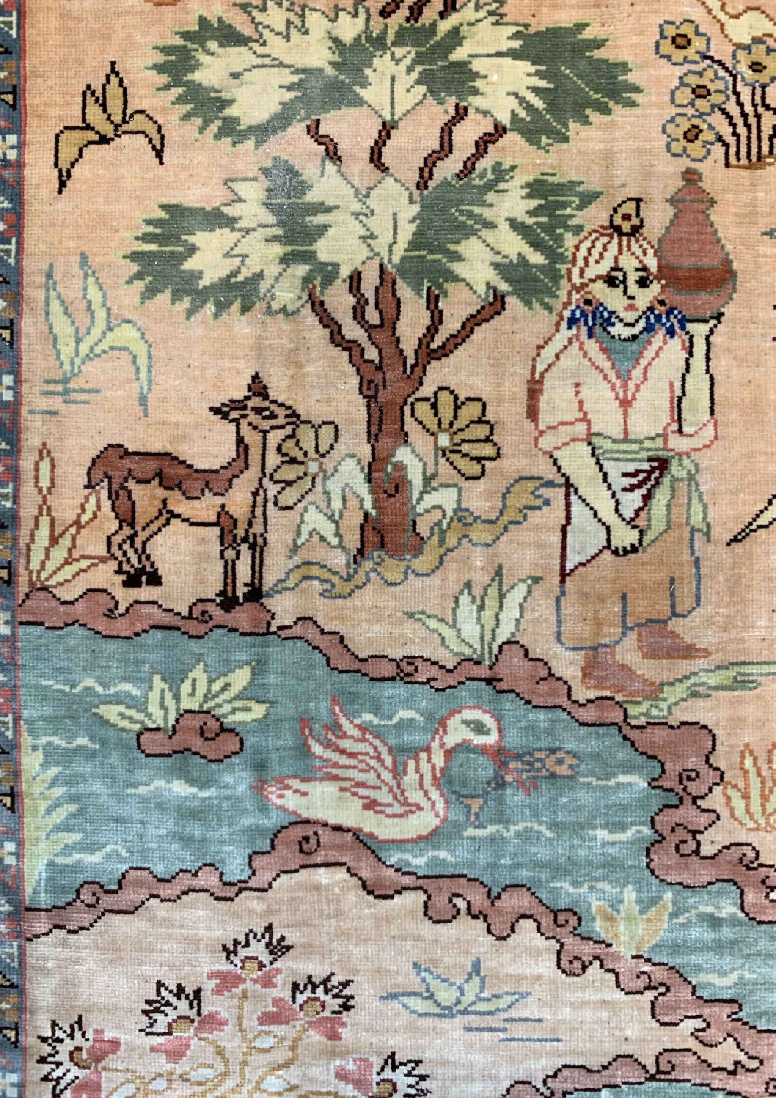 Detail e: Hereke Seide, sehr fein, Türkei, signiert, um 1960, reine Naturseide, ca. 107 x 68 cm, ca. 2,0 Mio. Kn/qm, EHZ: 1-2.