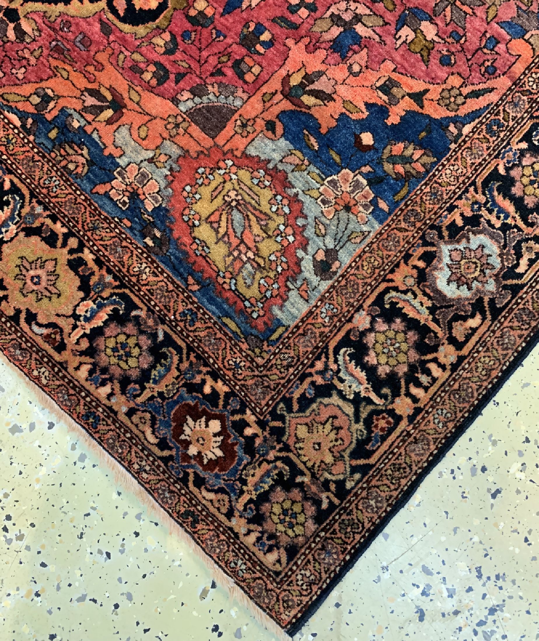 Detail c: Sarogh-Farahan, Persien, Ende 19 Jhd., Wolle auf Baumwolle, ca. 204 x 129 cm, EHZ: 2,minimale Florfehlstelle