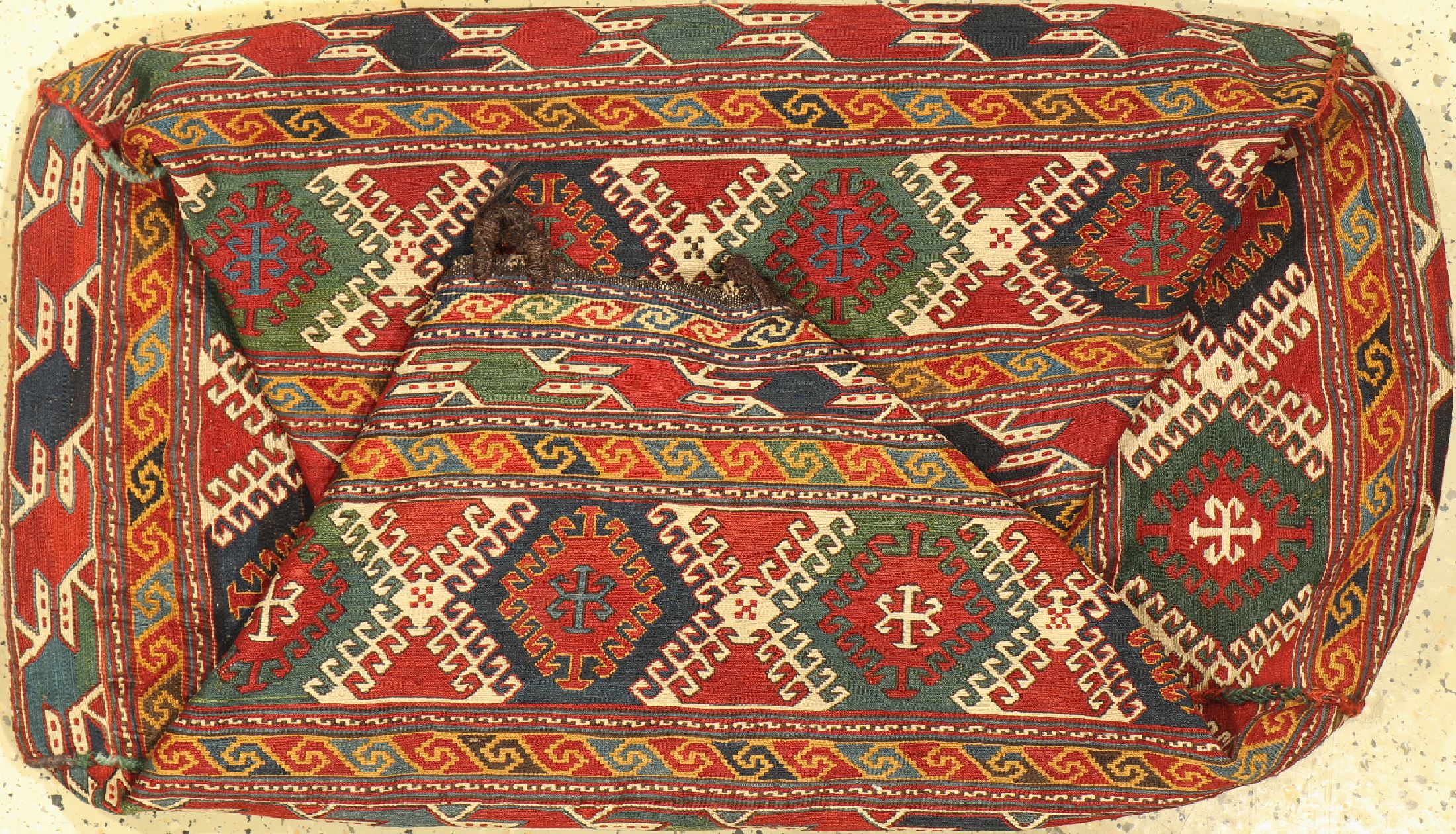Shahsawan"Mafrasch", Persien, 19.Jhd, Wolleauf Wolle, ca. 100 x 50 x 55 cm, EHZ: 1-2