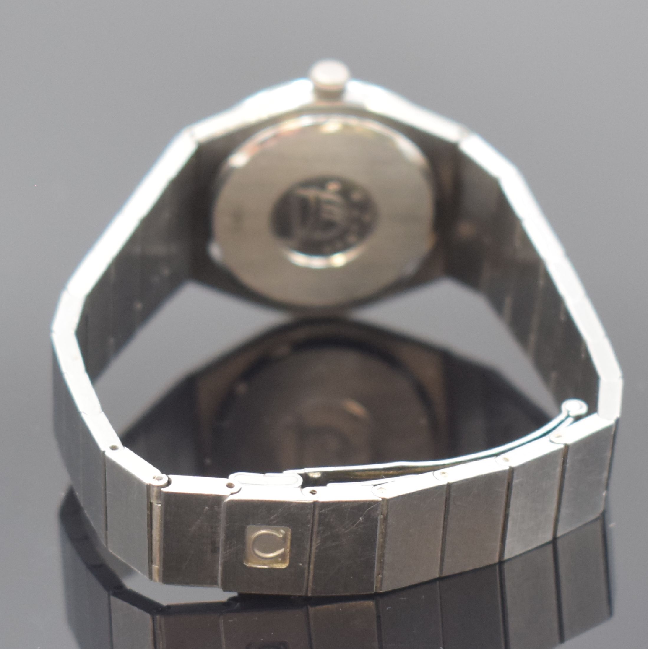 Detail b: OMEGA Constellation Quartz Damenarmbanduhr in Stahl/Stahlband, Schweiz um 1980, gedr. Geh. Ref. 796.0824, Boden m. Sternwarten-Symbol, Krone später, ...