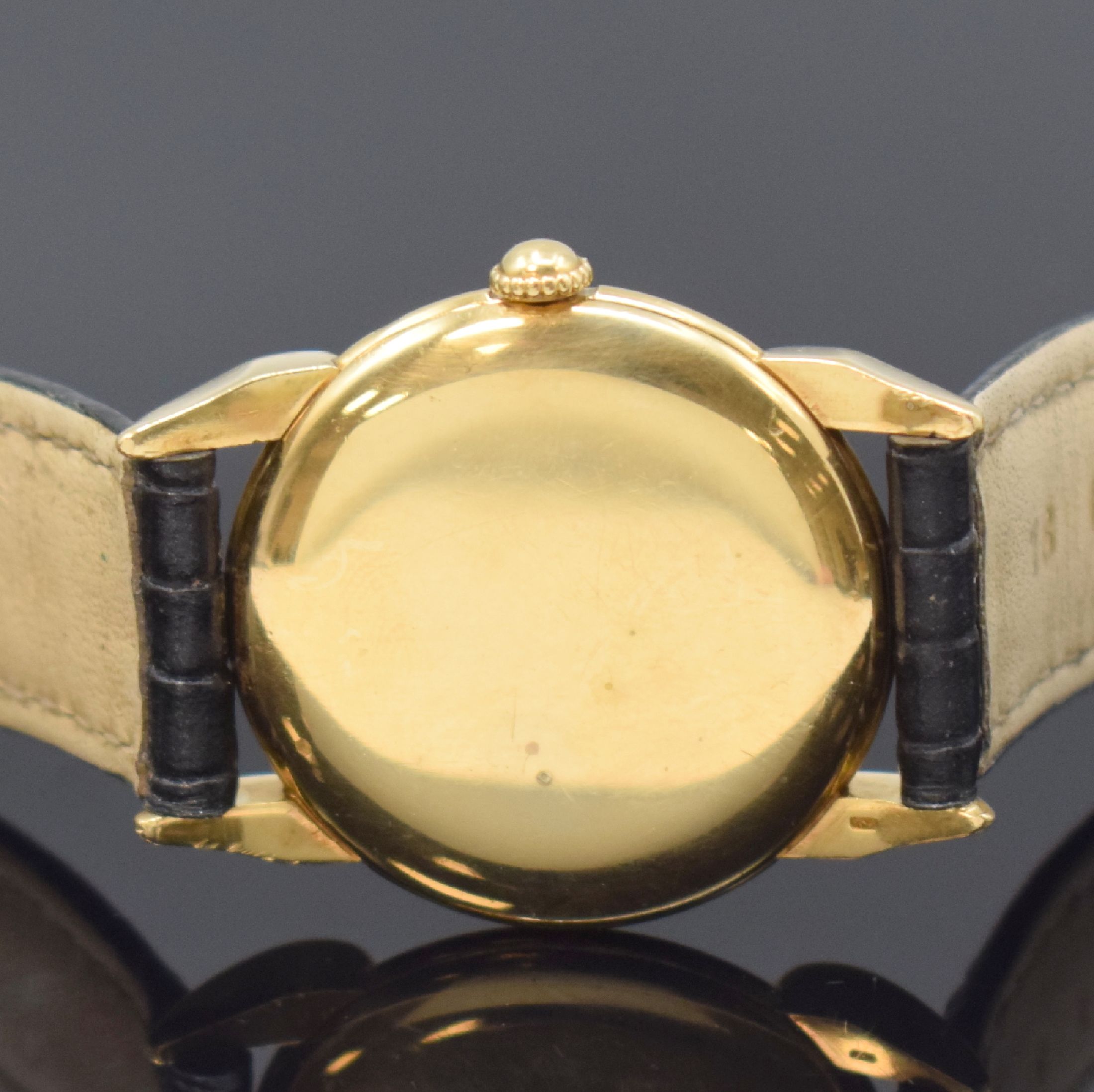 Detail c: VACHERON & CONSTANTIN Geneve Armbanduhr in GG 750/000, Schweiz um 1945, Handaufzug, 2-tlg. Geh. m. ausgefallene Bandanstößen, aufgedr. Boden dell., ...