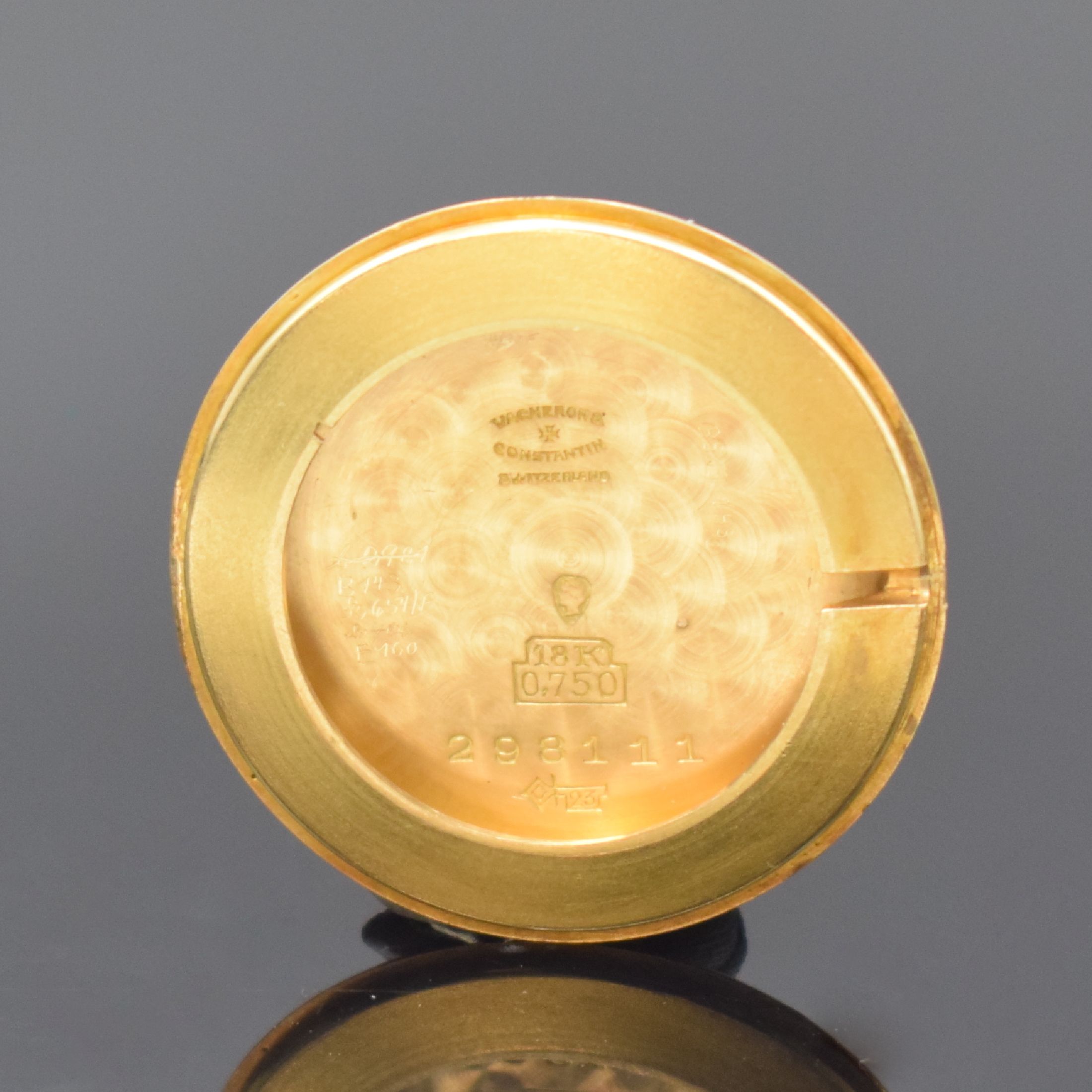 Detail e: VACHERON & CONSTANTIN Geneve Armbanduhr in GG 750/000, Schweiz um 1945, Handaufzug, 2-tlg. Geh. m. ausgefallene Bandanstößen, aufgedr. Boden dell., ...