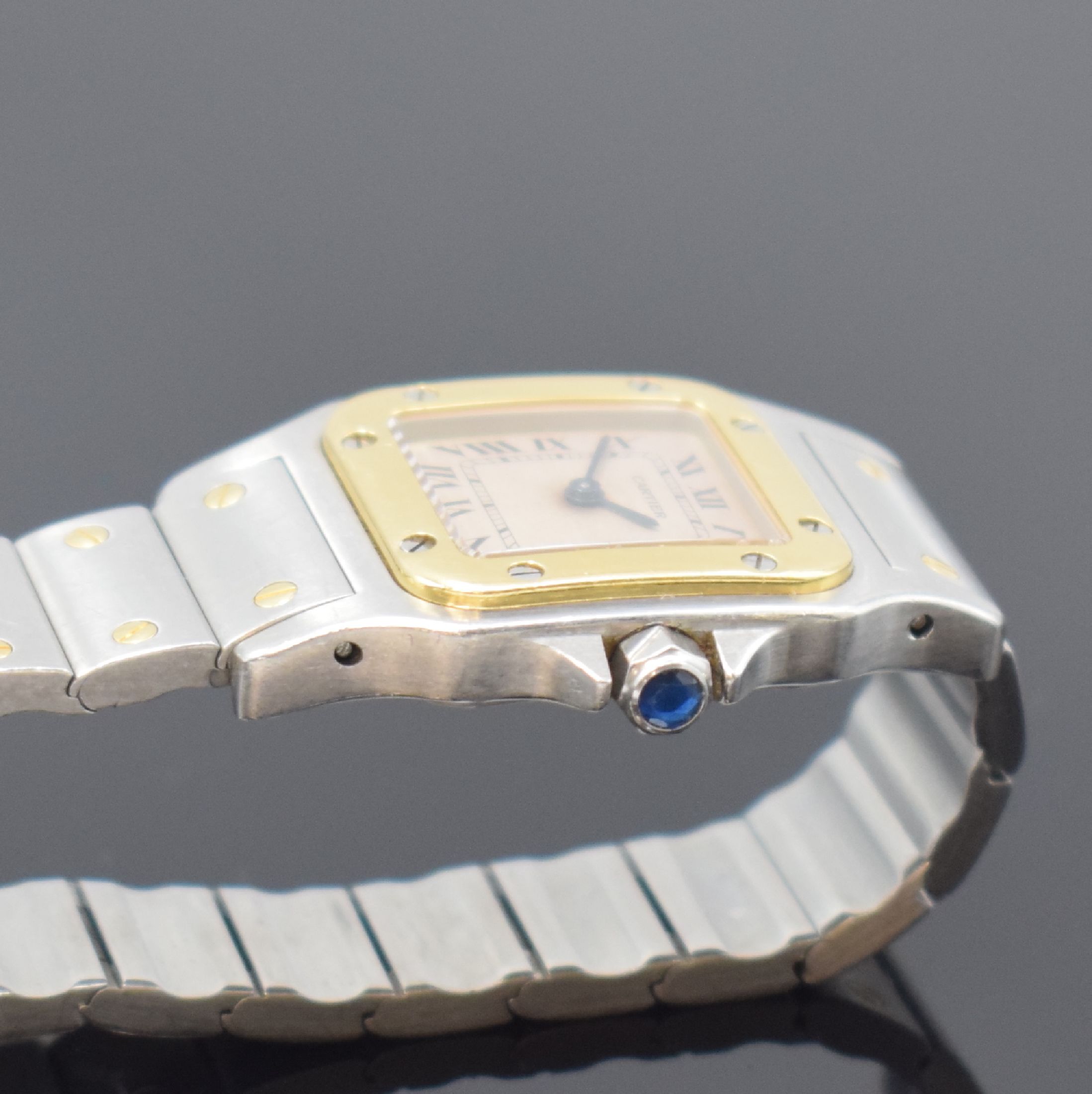 Detail c: CARTIER Santos Referenz 1057930 Damenarmbanduhr in Stahl/Gold, Schweiz um 2000, quartz, leicht gebogenes Geh., Boden 8- fach verschr., orig. ...