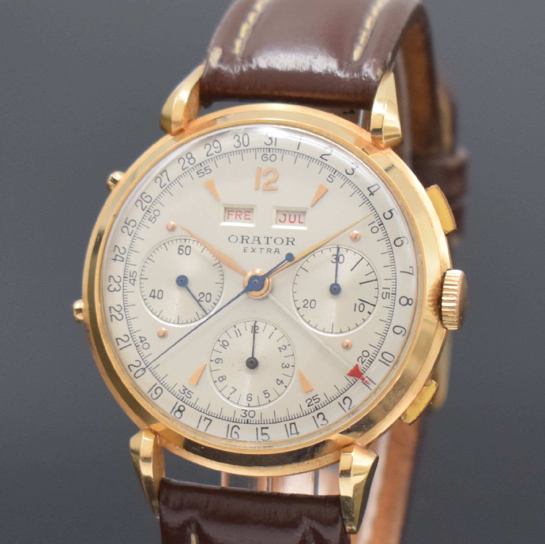 Detail a: ORATOR Extra Schaltradchronograph Valjoux 72C mit Vollkalender in RG 750/000, Schweiz um 1945, Handaufzug, 3-tlg. Geh. m. ausgefallenen ...
