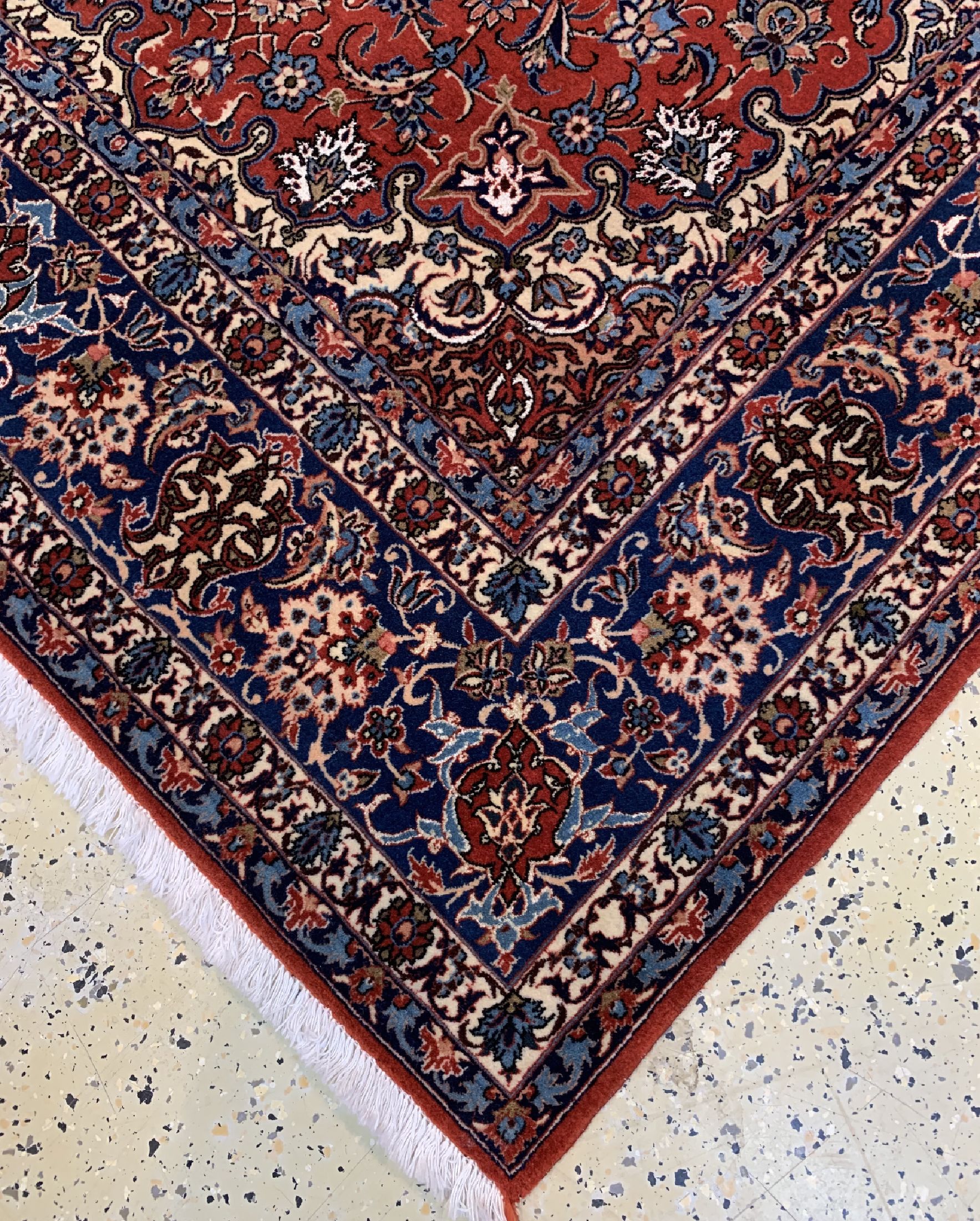 Detail c: Esfahan fein alt, Persien, um 1930/1940, Korkwolle mit Seide, ca. 225 x 145 cm, gereinigt, EHZ: 1-2