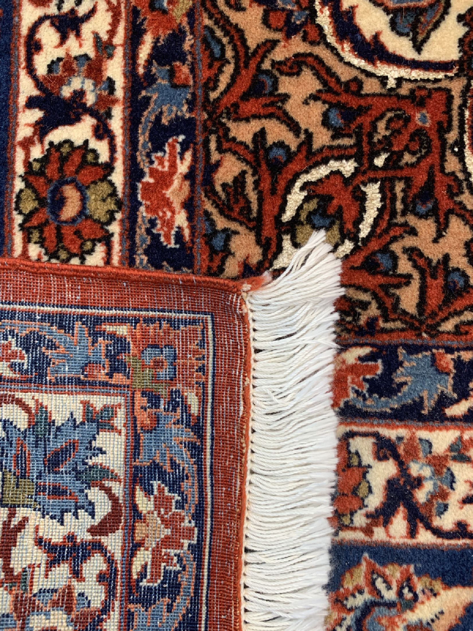 Detail e: Esfahan fein alt, Persien, um 1930/1940, Korkwolle mit Seide, ca. 225 x 145 cm, gereinigt, EHZ: 1-2