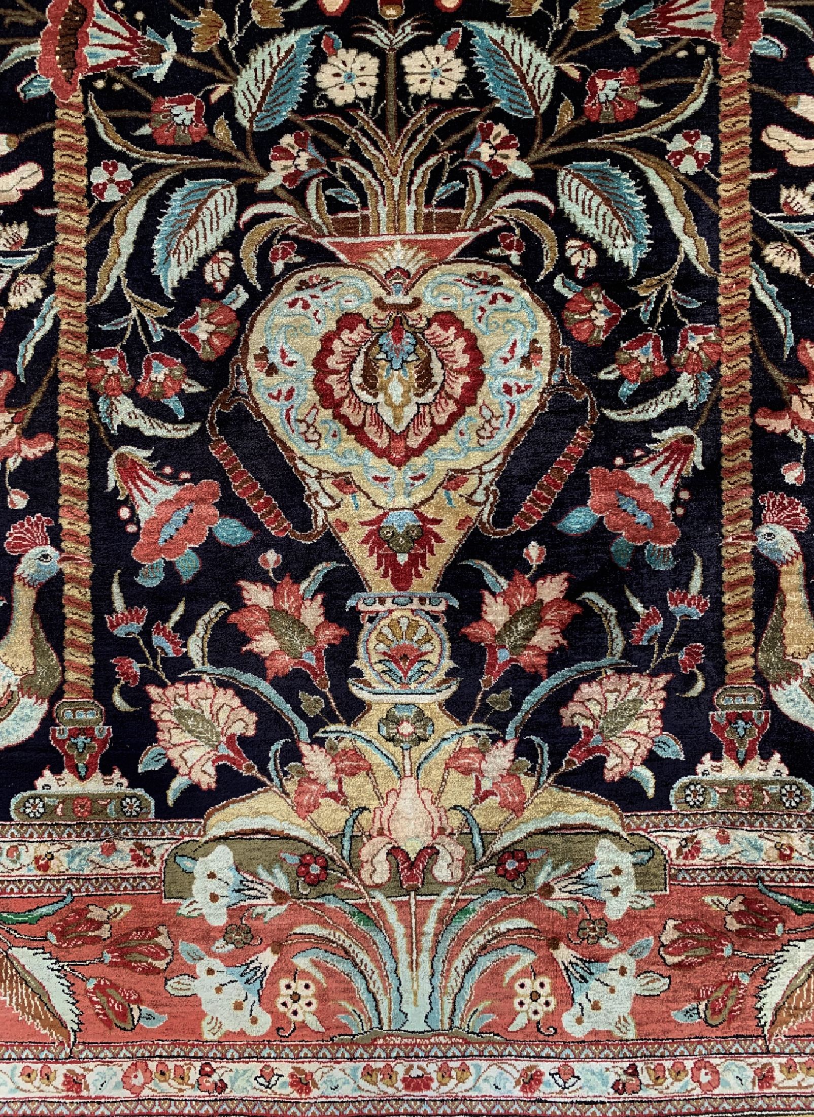 Detail b: Ghom Seide fein alt, Persien, um 1930/1940,reine Naturseide, ca. 203 x 136 cm, gereinigt,EHZ: 1-2