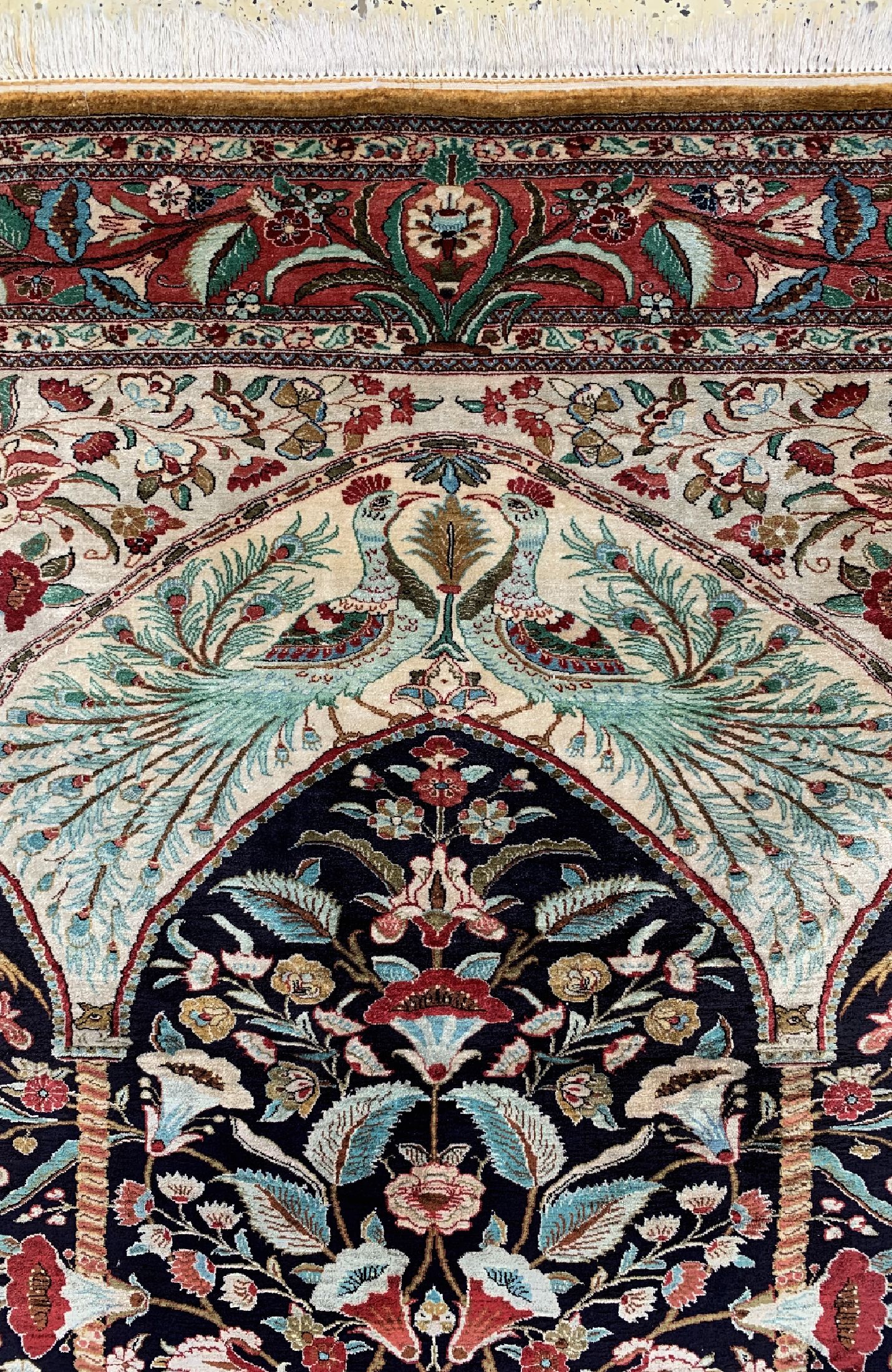 Detail c: Ghom Seide fein alt, Persien, um 1930/1940,reine Naturseide, ca. 203 x 136 cm, gereinigt,EHZ: 1-2