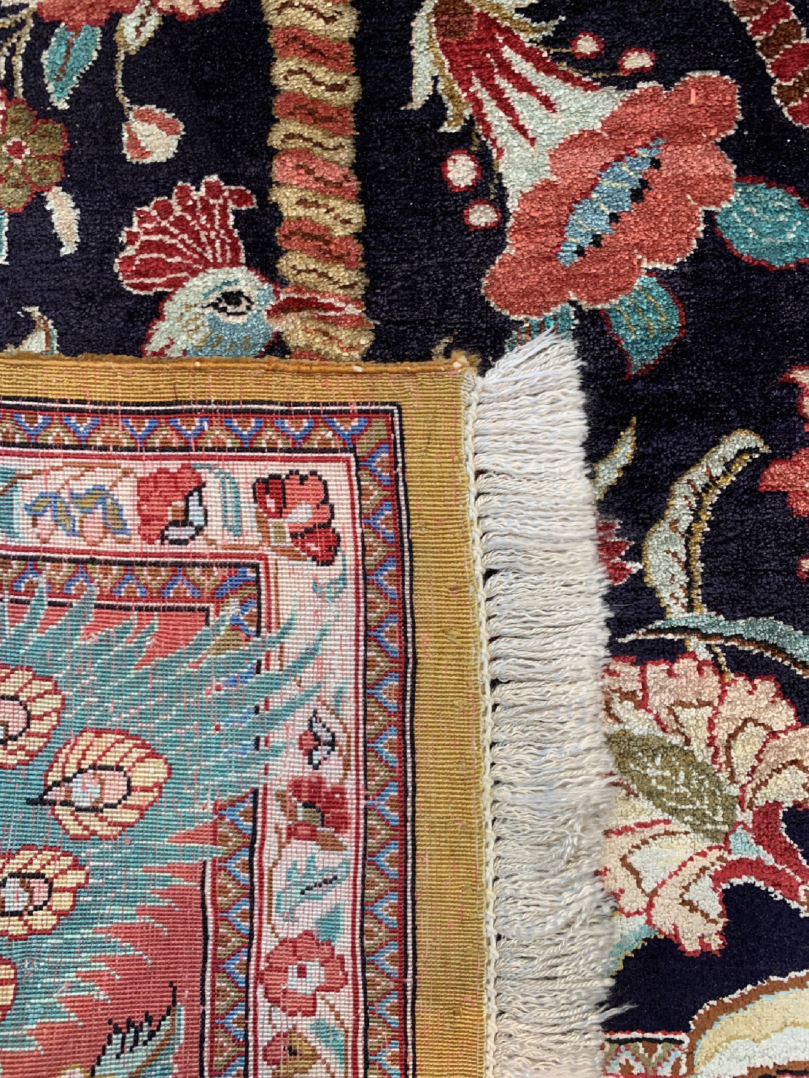 Detail e: Ghom Seide fein alt, Persien, um 1930/1940,reine Naturseide, ca. 203 x 136 cm, gereinigt,EHZ: 1-2