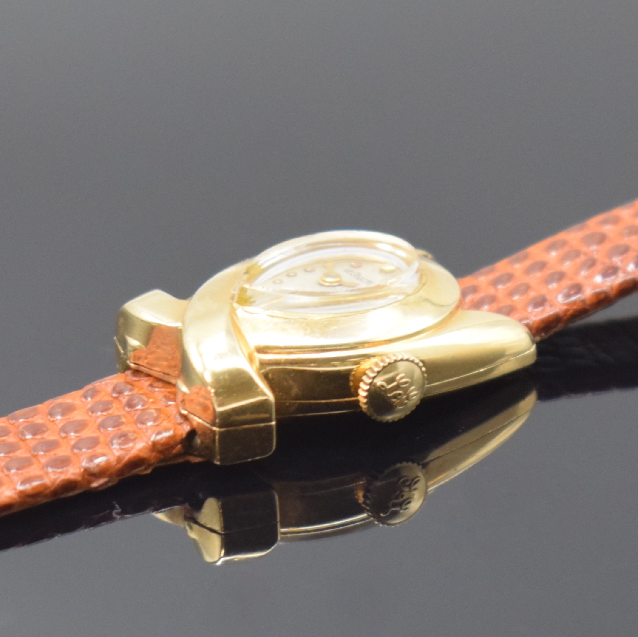 Detail b: LeCoultre seltene Damenarmbanduhr in Form einer Schleife in GG 585/000, Schweiz um 1950, Handaufzug, Boden aufgedr., orig. Krone, silb. orig. ...