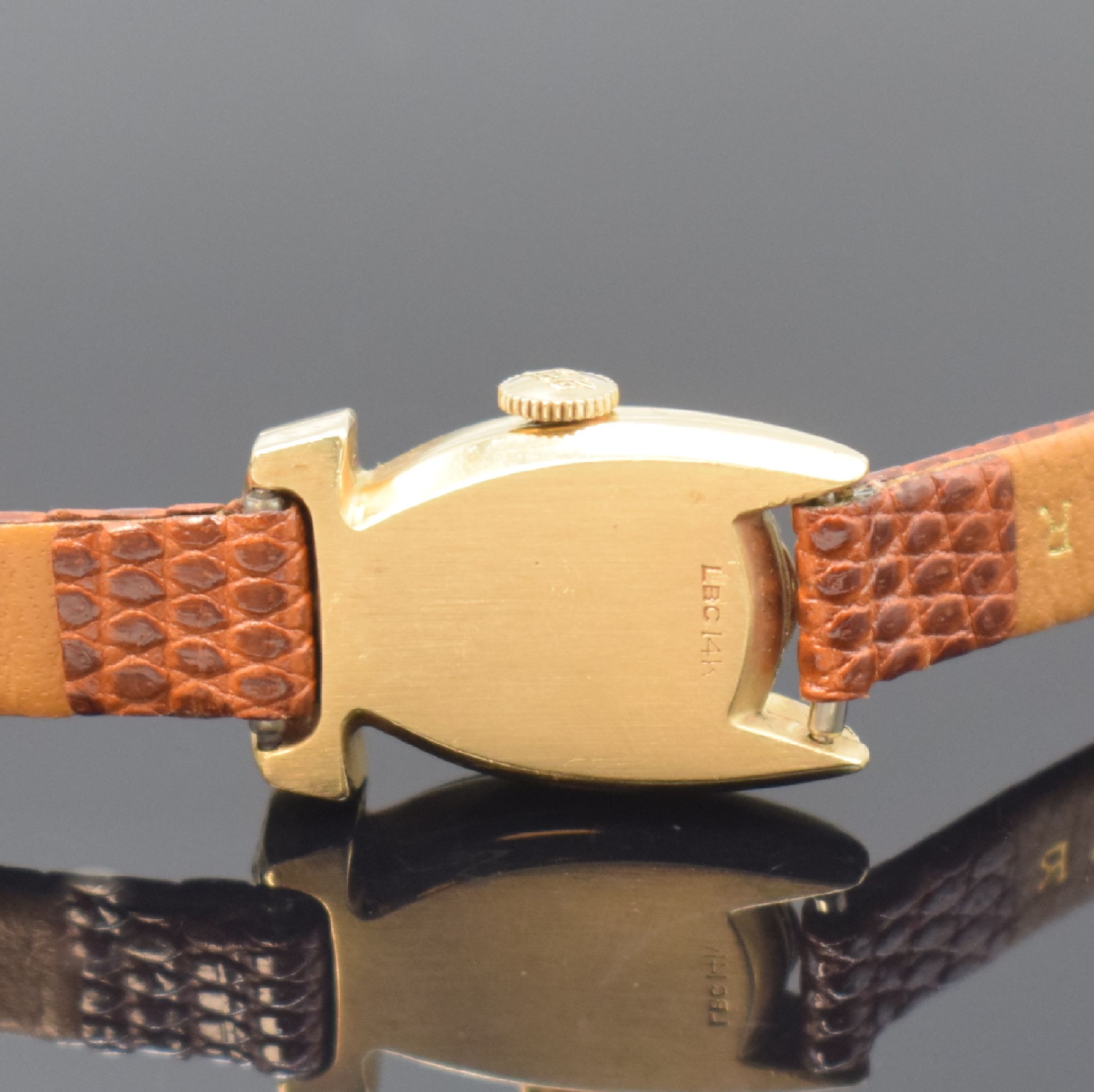 Detail c: LeCoultre seltene Damenarmbanduhr in Form einer Schleife in GG 585/000, Schweiz um 1950, Handaufzug, Boden aufgedr., orig. Krone, silb. orig. ...