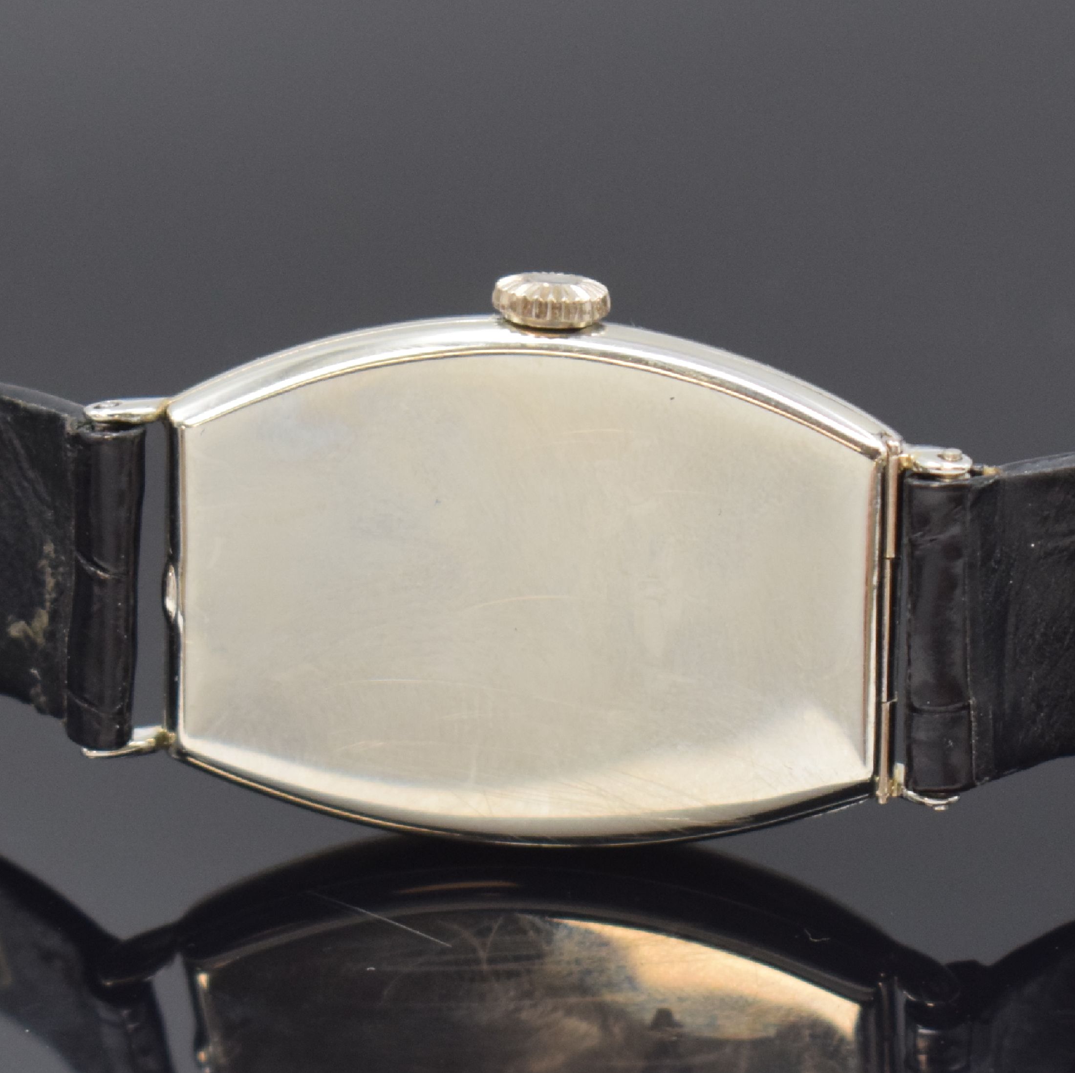 Detail c: PATEK PHILIPPE & Co seltene frühe Armbanduhr in WG 750/000, Schweiz um 1930, Handaufzug, großes tonneauförm. Scharniergeh., silb. Zifferbl. m. ...