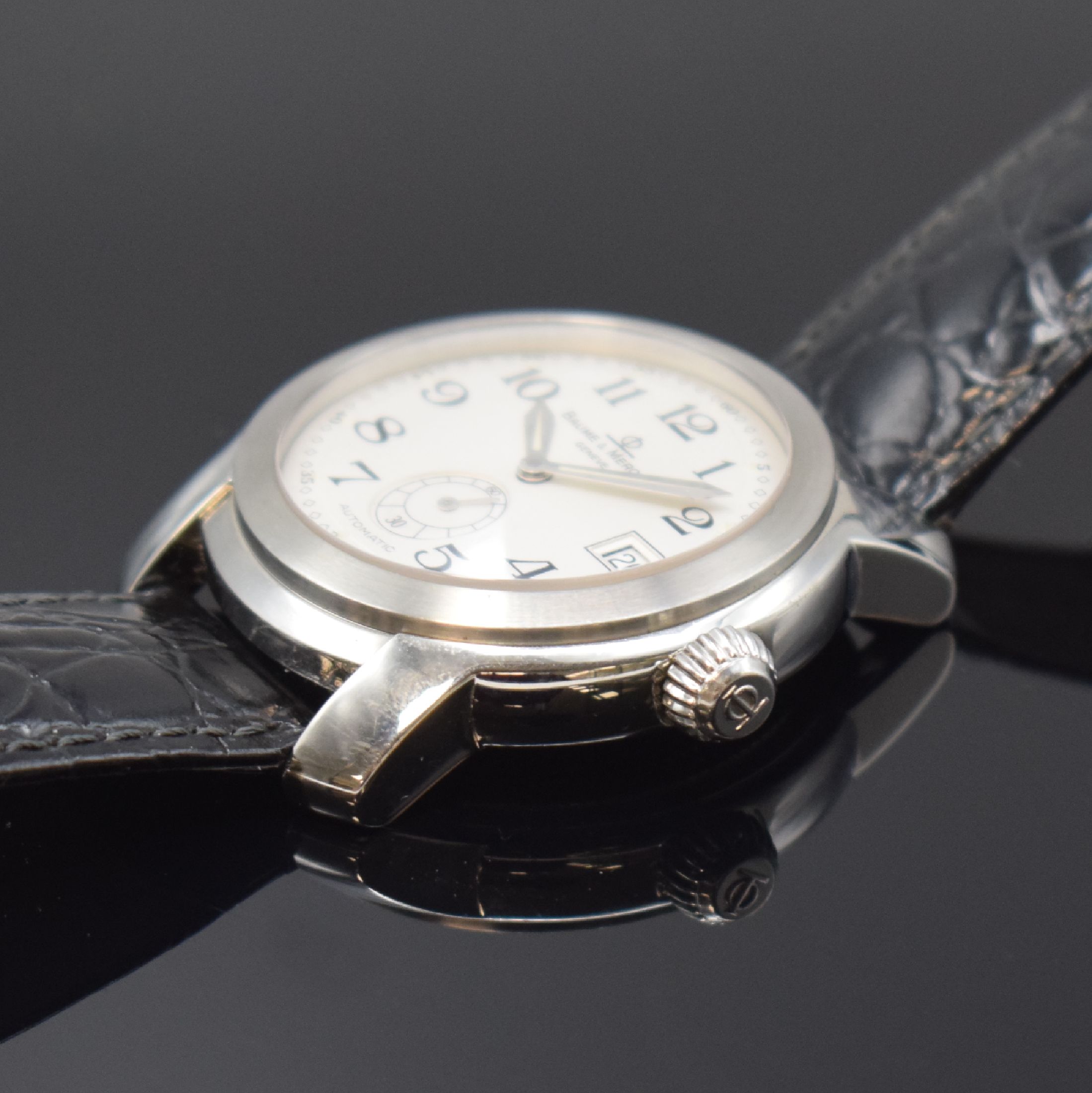 Detail b: BAUME & MERCIER Capeland Herrenarmbanduhr Referenz MV045221, Schweiz um 2005, Automatik, verschr. Edelstahlgeh., silb. Zifferbl. m. arab. Zahlen, ...