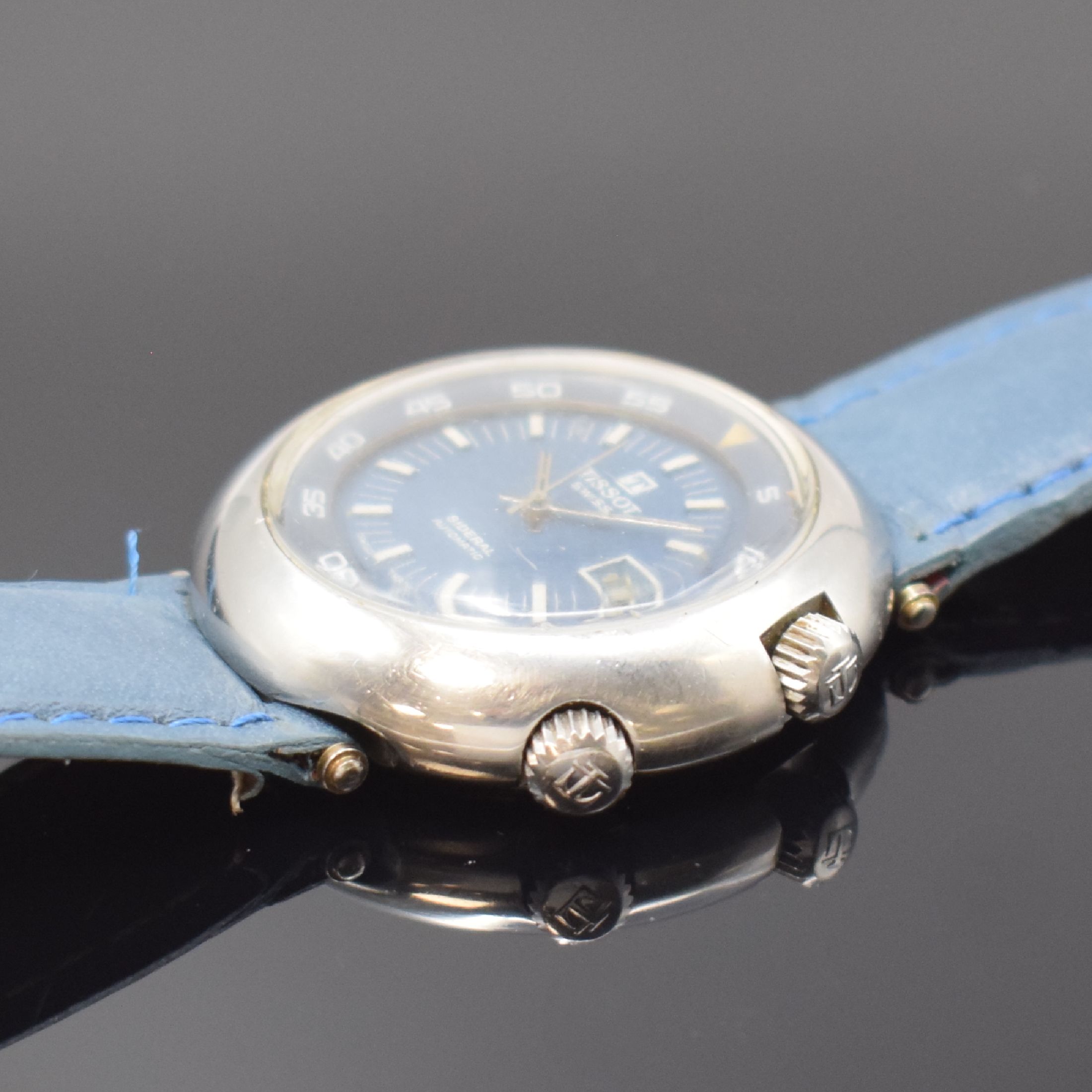 Detail b: TISSOT Sideral Herrenarmbanduhr in Stahl, Schweiz um 1970, Automatik, Boden aufgedr., Stahlband durch neutr. Lederband ers., blaues Zifferbl. m. ...