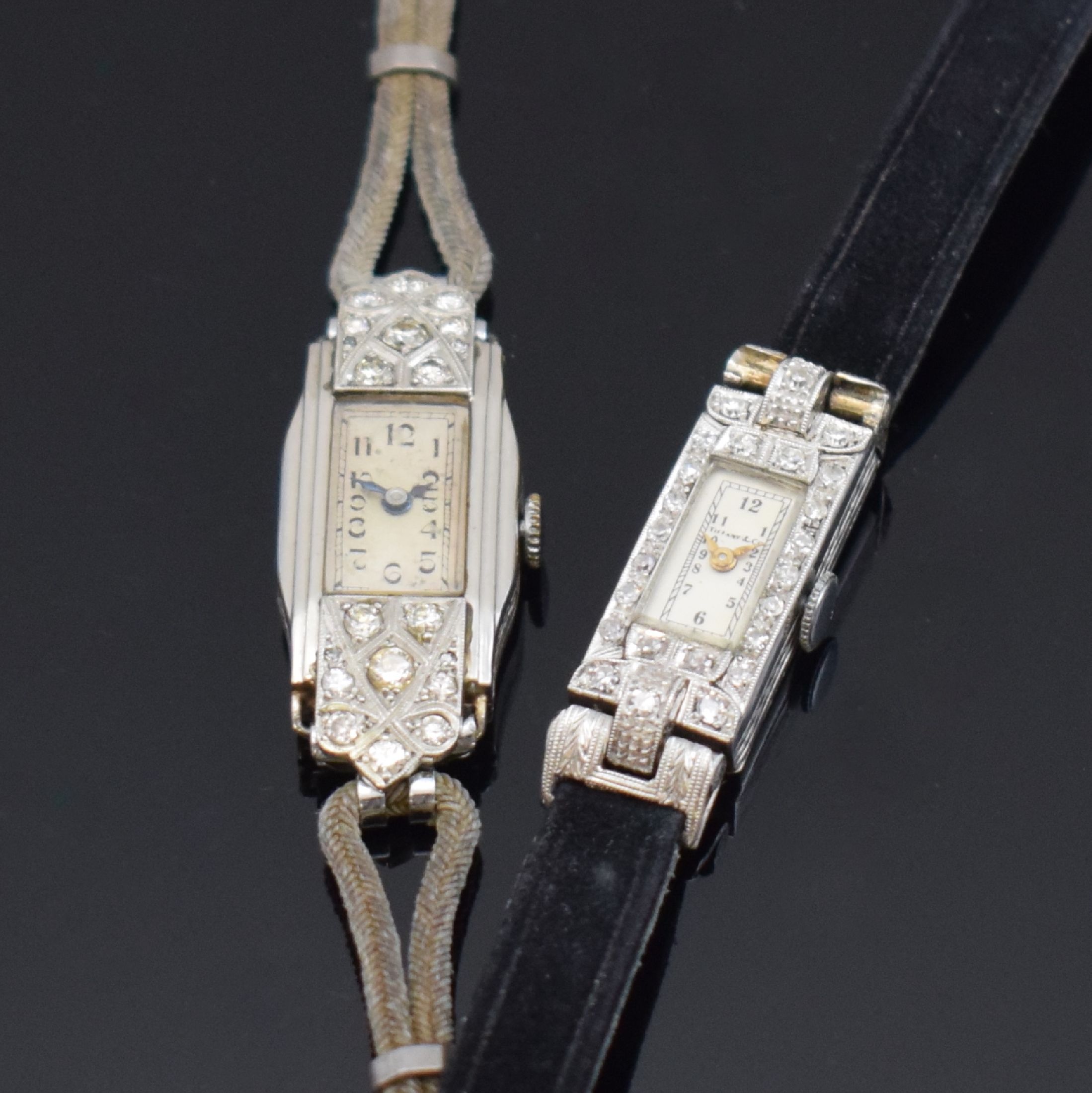 Detail a: 2 Diamantbesetzte Platin Art Deco Damenarmbanduhren, Schweiz um 1930, Handaufzug, 1.) Baguette-Geh., bewegl. Anstöße, Zifferbl.rest., silb. ...