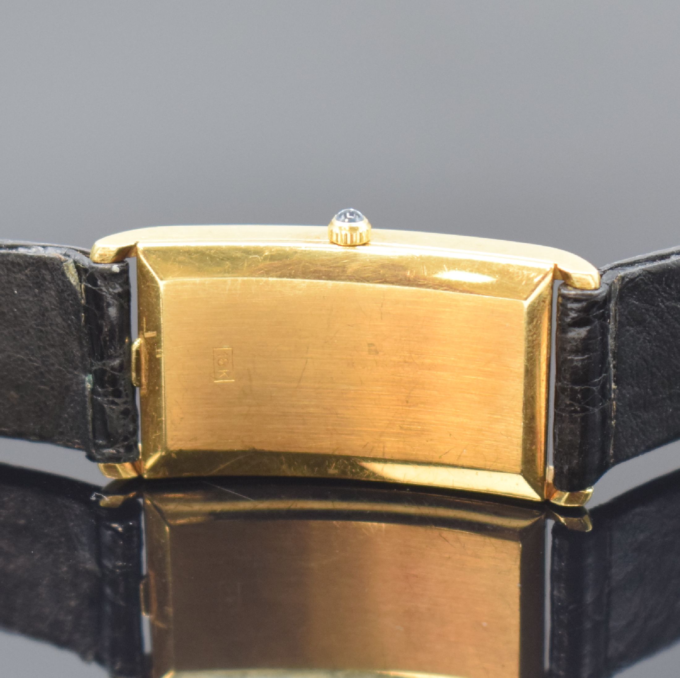 Detail c: TIFFANY & CO Armbanduhr in GG 750/000, Schweiz um 1975, quarz, Boden aufgedr., Schmuckkrone, weißes Zifferbl. m. röm. Zahlen, schwarze Zeiger, M. ...