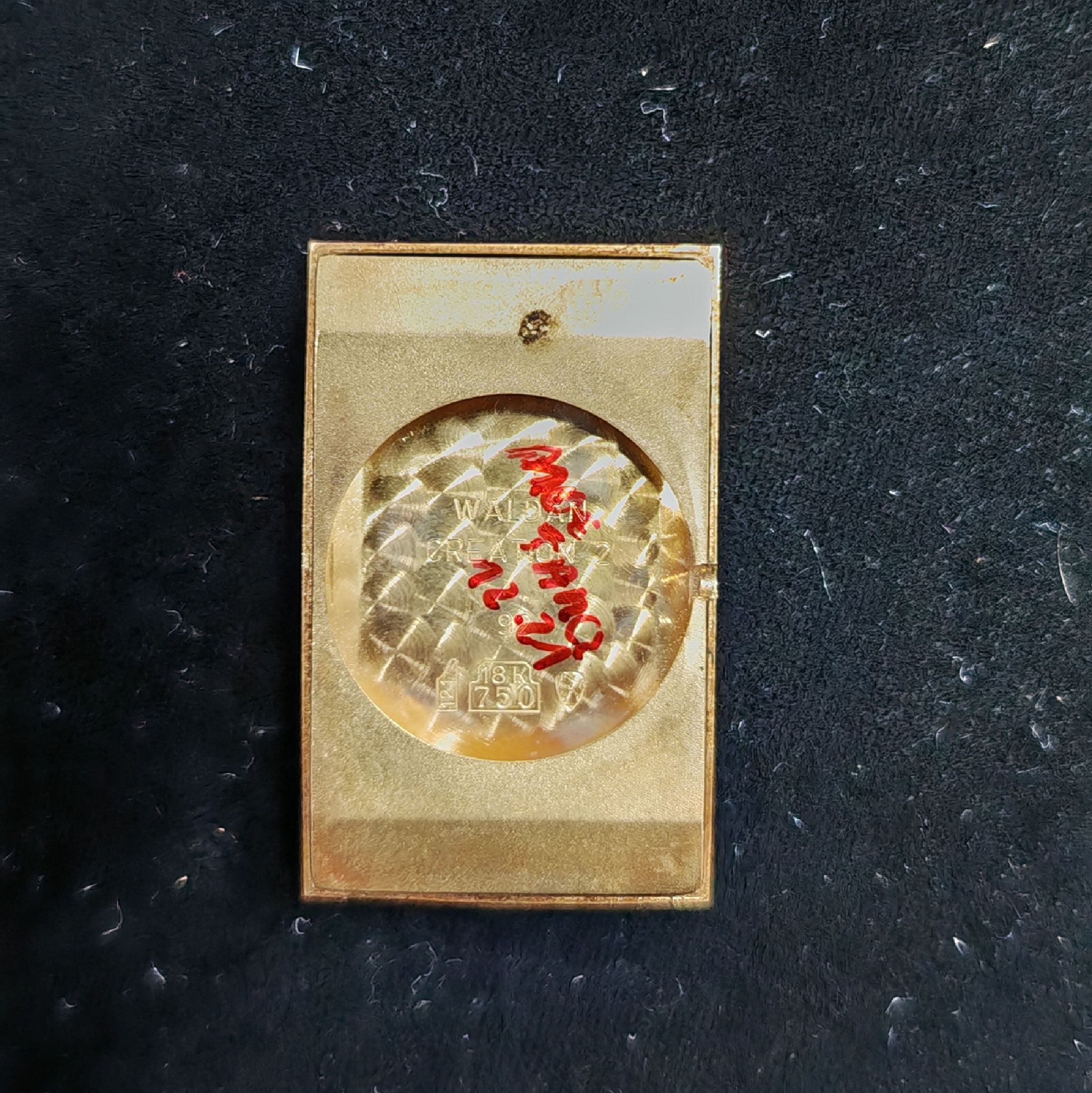 Detail d: TIFFANY & CO Armbanduhr in GG 750/000, Schweiz um 1975, quarz, Boden aufgedr., Schmuckkrone, weißes Zifferbl. m. röm. Zahlen, schwarze Zeiger, M. ...