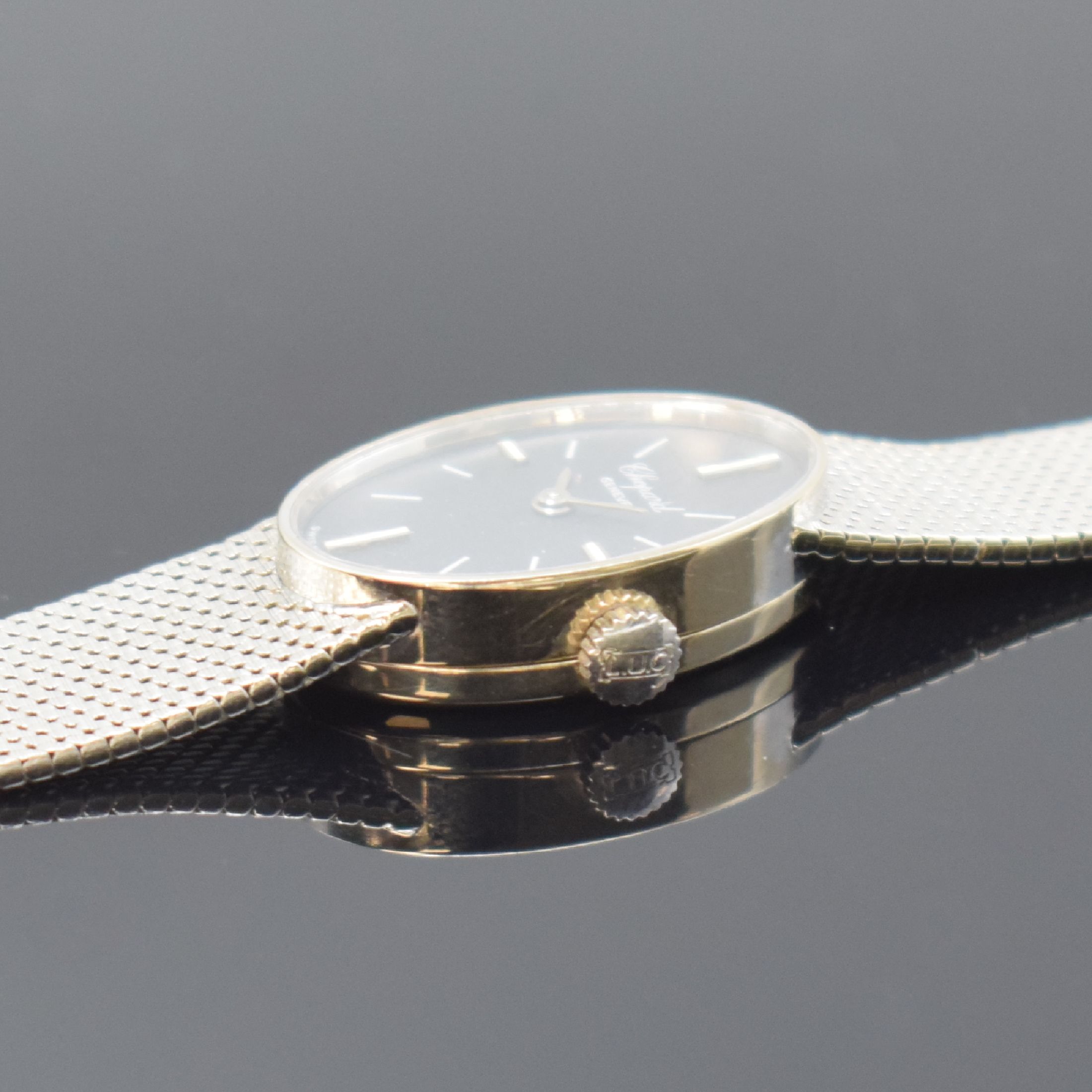 Detail c: CHOPARD Damenarmbanduhr in WG 750/000 Referenz 5026, Schweiz um 1980, Handaufzug, 2-teil. Gehäuse, Boden aufgedr., orig. Milanaiseband, graues ...