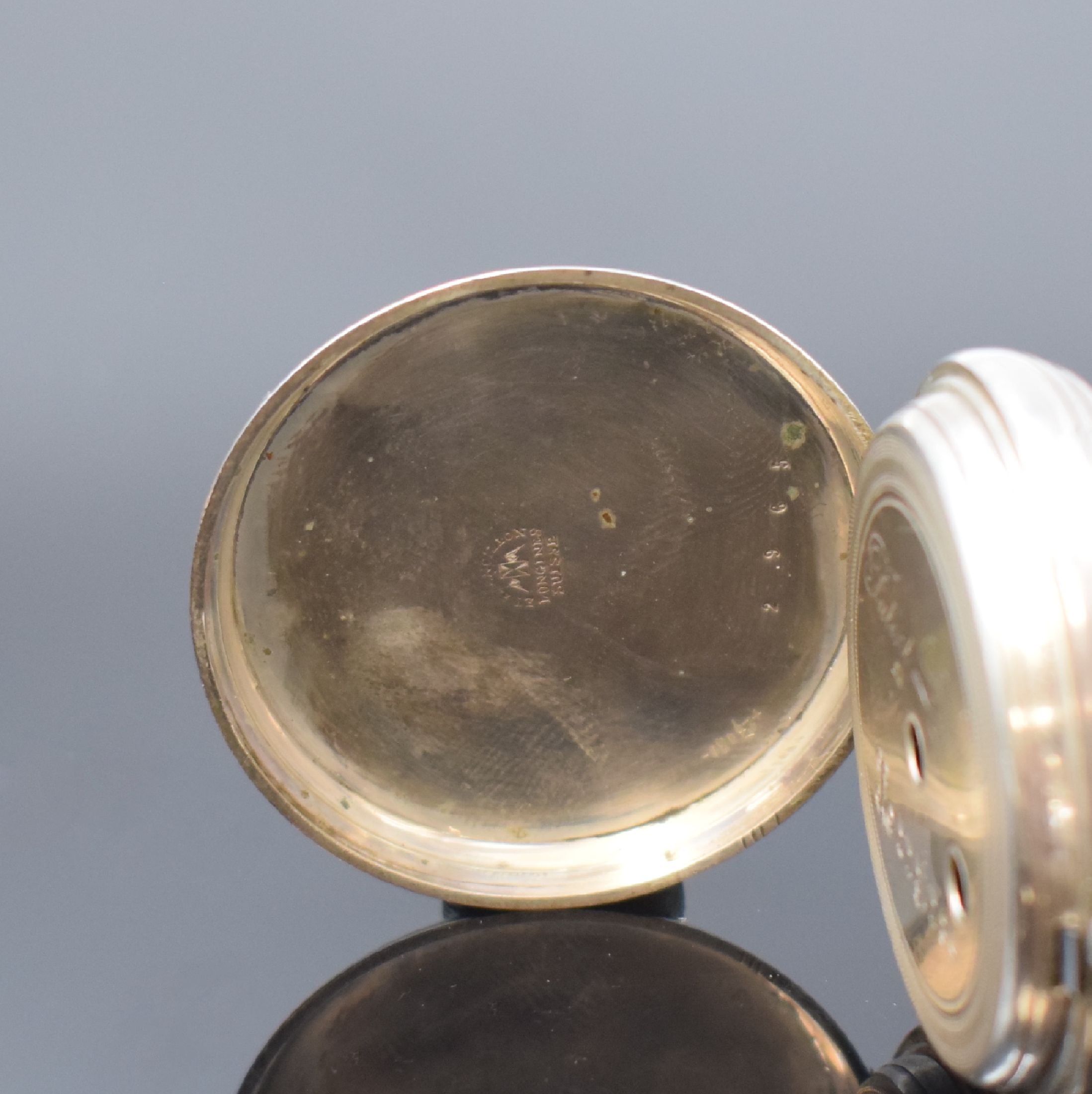 Detail c: LONGINES Nummer 2965 eine der ältesten Taschenuhren der Manufaktur, Schweiz lt. Stammbuchauszug gebaut 1869, Schlüsselaufzug, guill. Silbergeh. ...