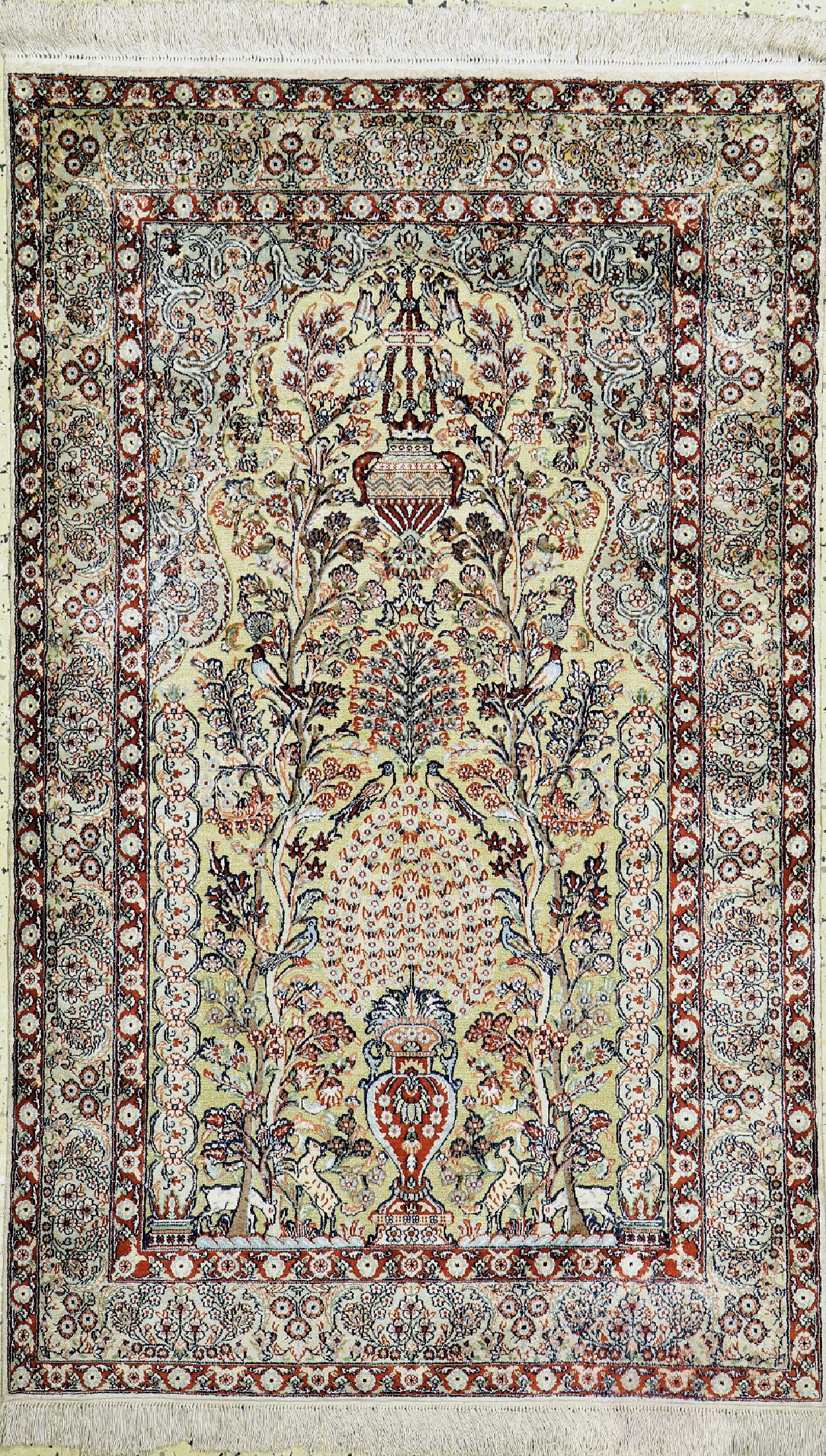 Hereke Seide, China, ca. 50 Jahre, reine Naturseide(Metallbroschiert), ca. 152 x 93 cm, EHZ: 1-2