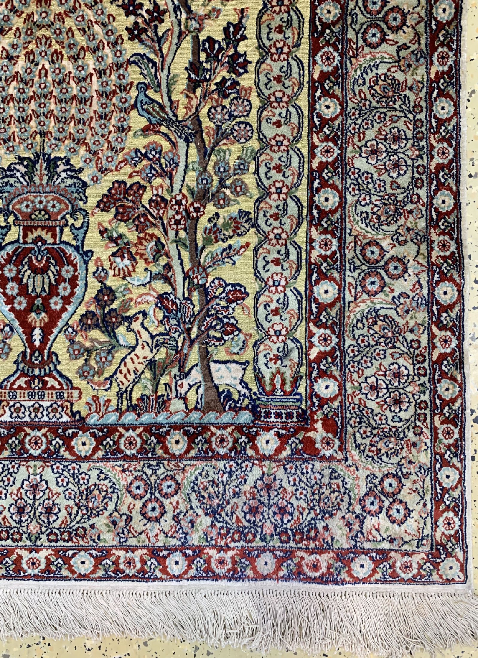 Detail a: Hereke Seide, China, ca. 50 Jahre, reine Naturseide(Metallbroschiert), ca. 152 x 93 cm, EHZ: 1-2