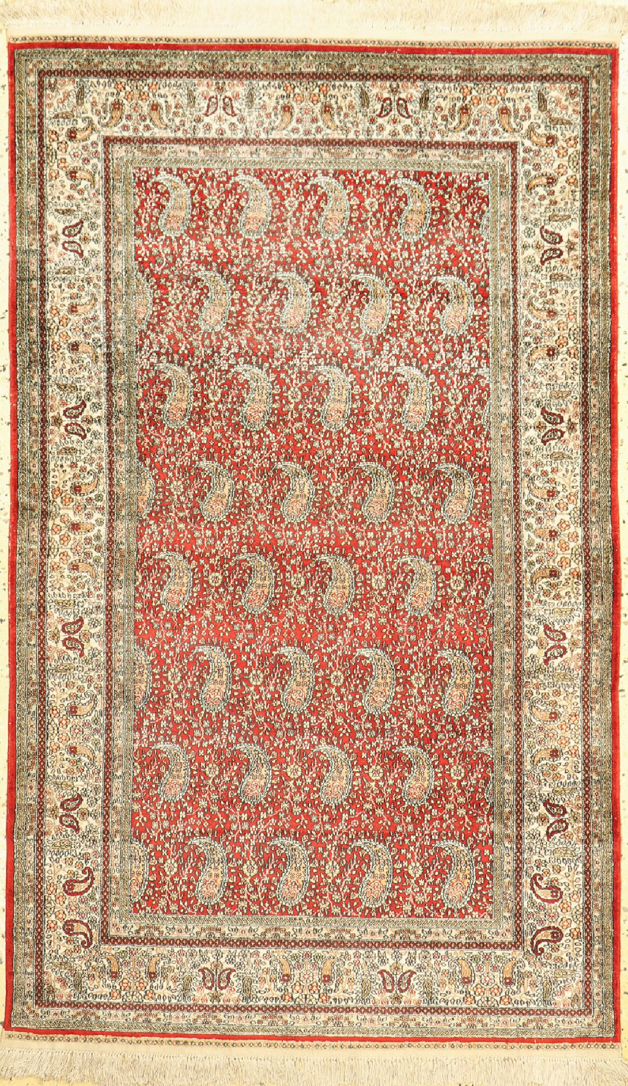 Hereke Seide, China, ca. 50 Jahre, reine Naturseide, ca. 153 x 92 cm, EHZ: 1-2